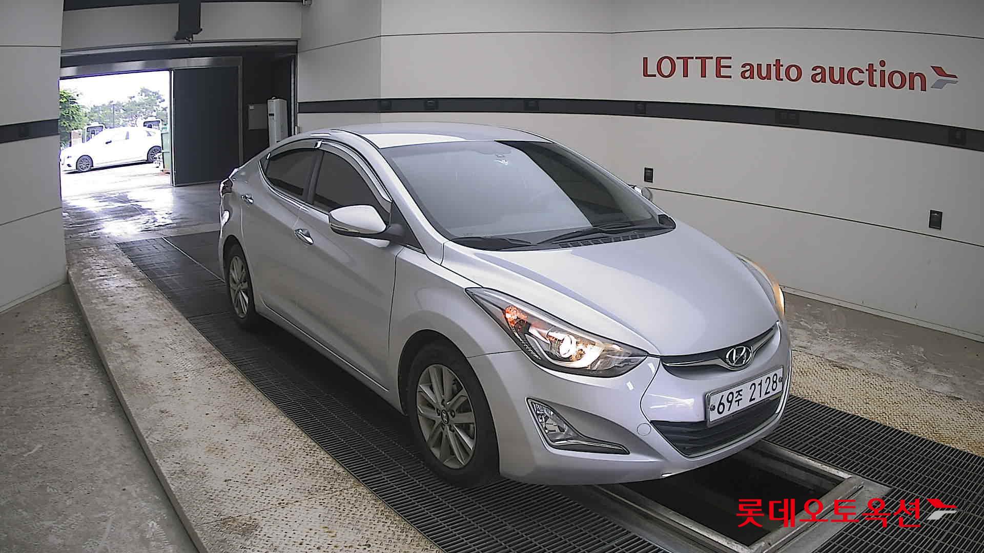 2014 - hyundai avante