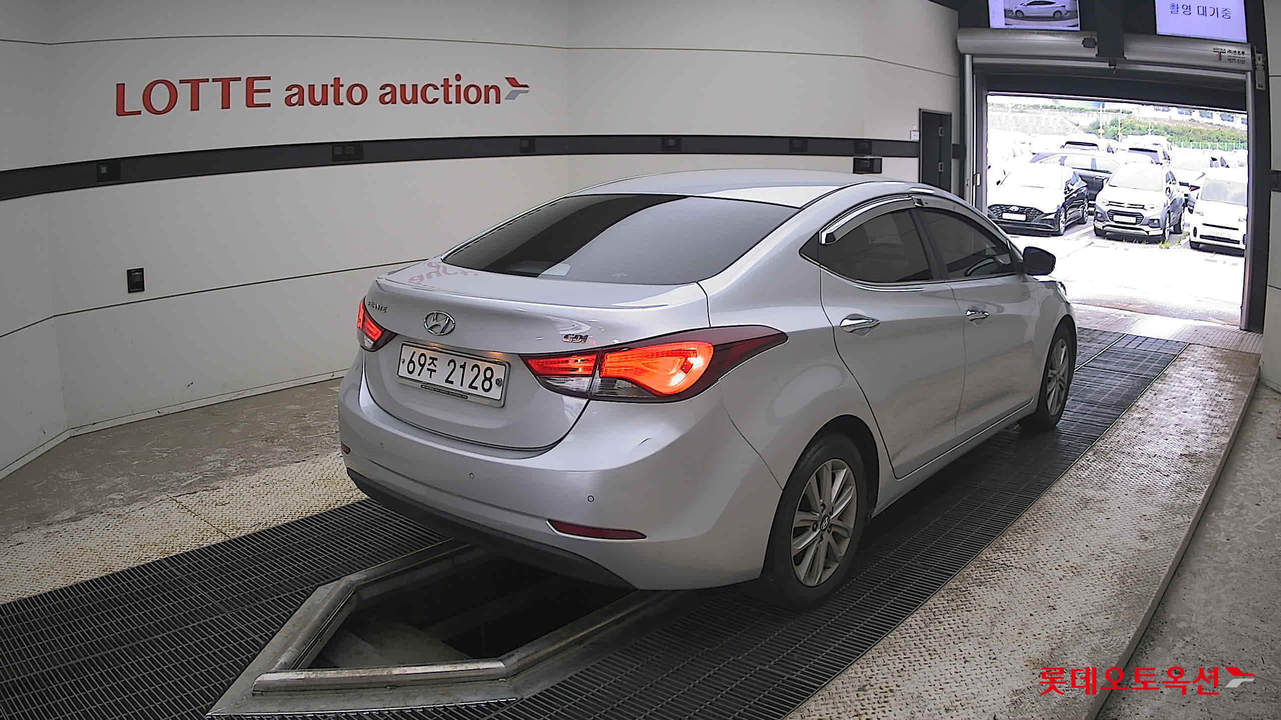 2014 - hyundai avante