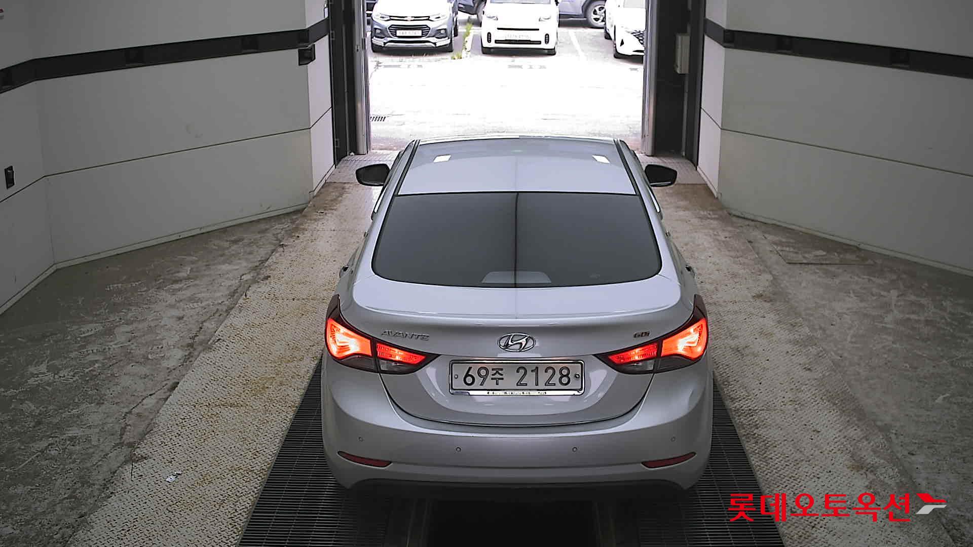 2014 - hyundai avante