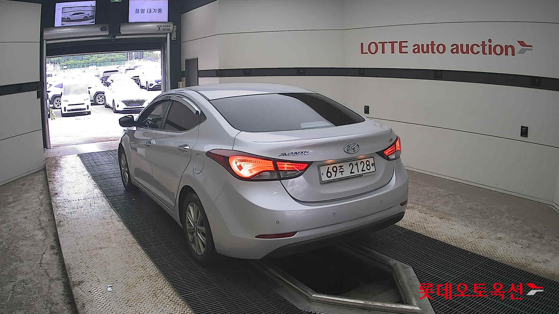 2014 - hyundai avante