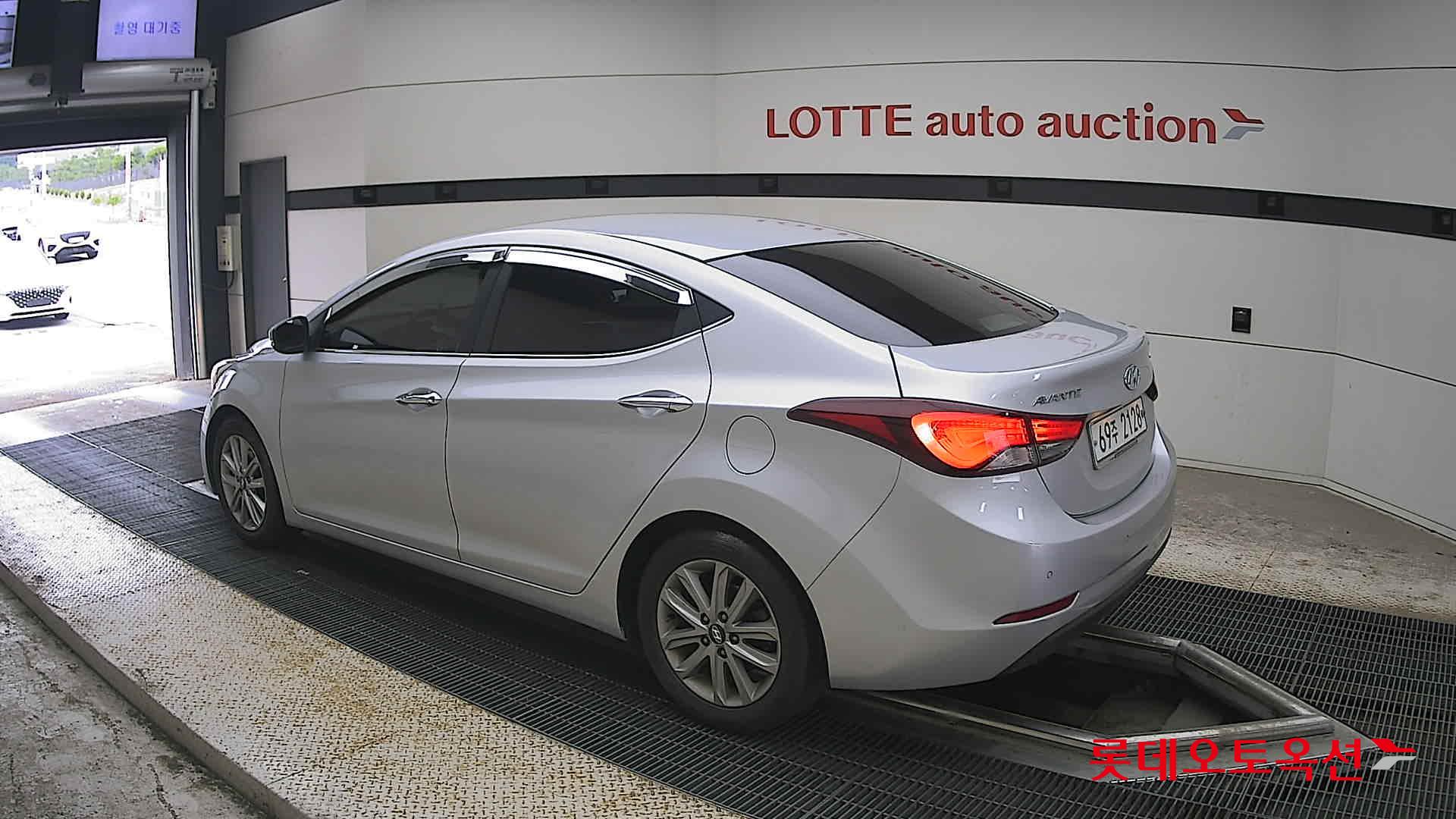 2014 - hyundai avante