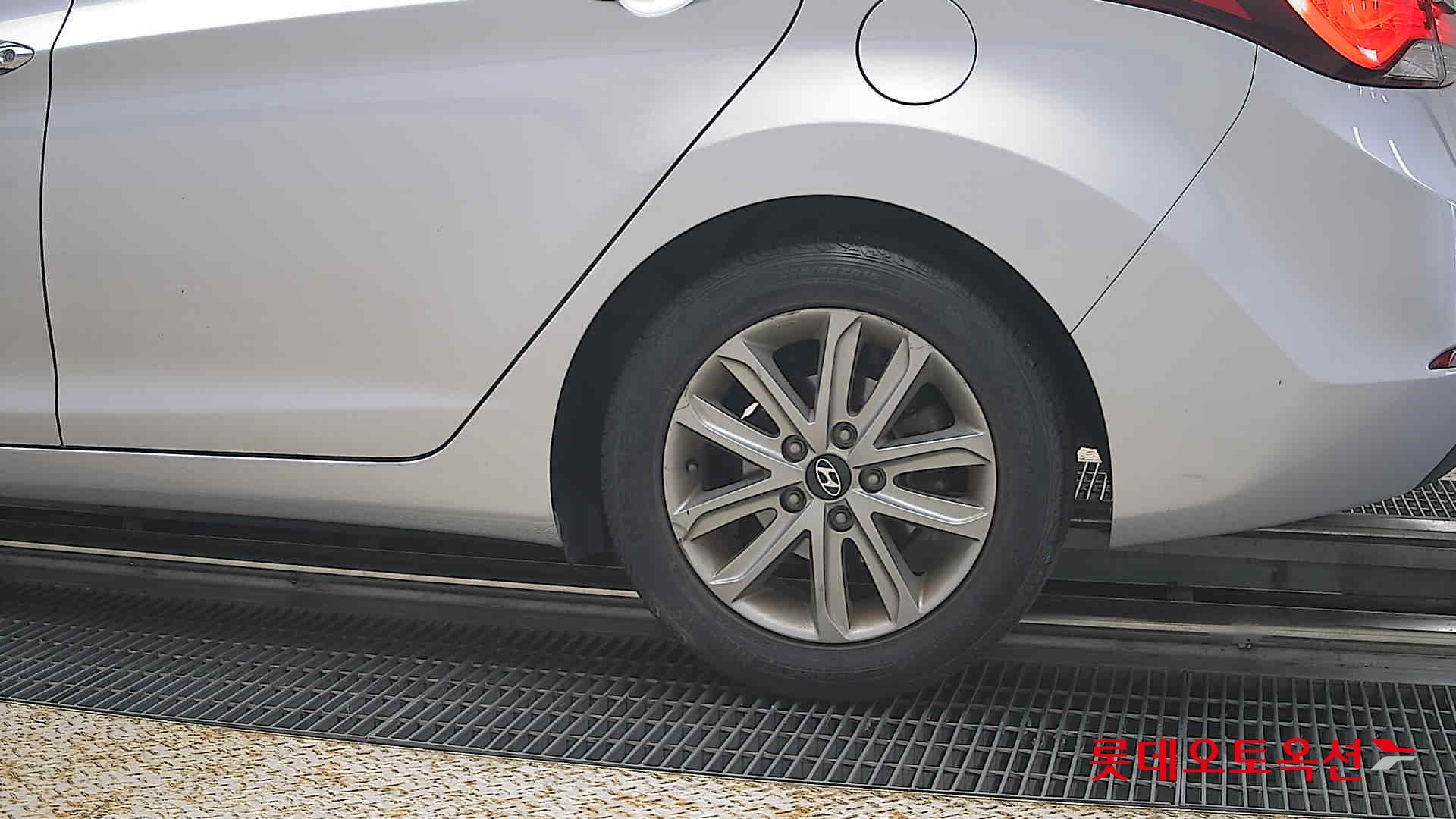 2014 - hyundai avante