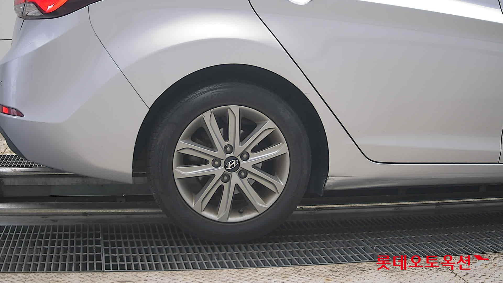2014 - hyundai avante
