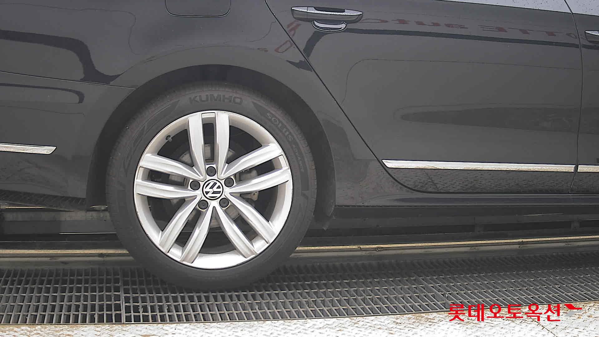 2018 - volkswagen passat