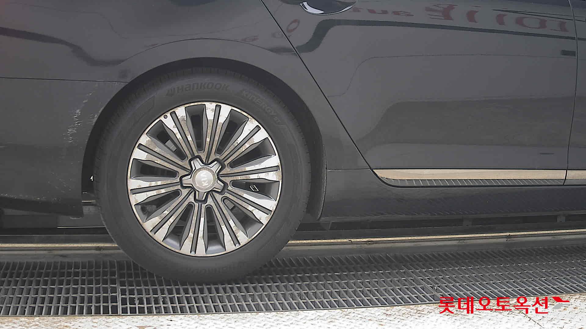 2015 - kia k9