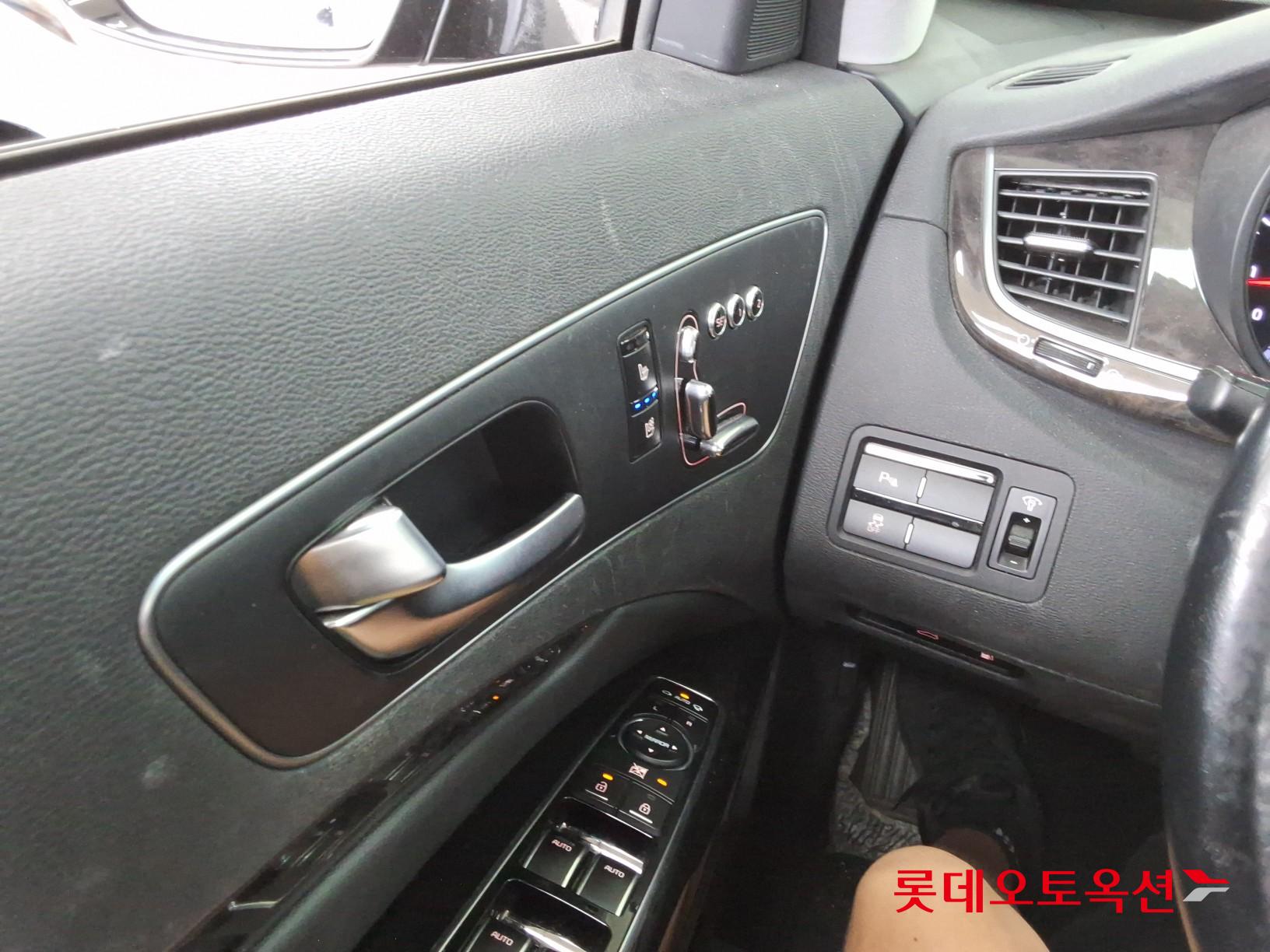 2015 - kia k9