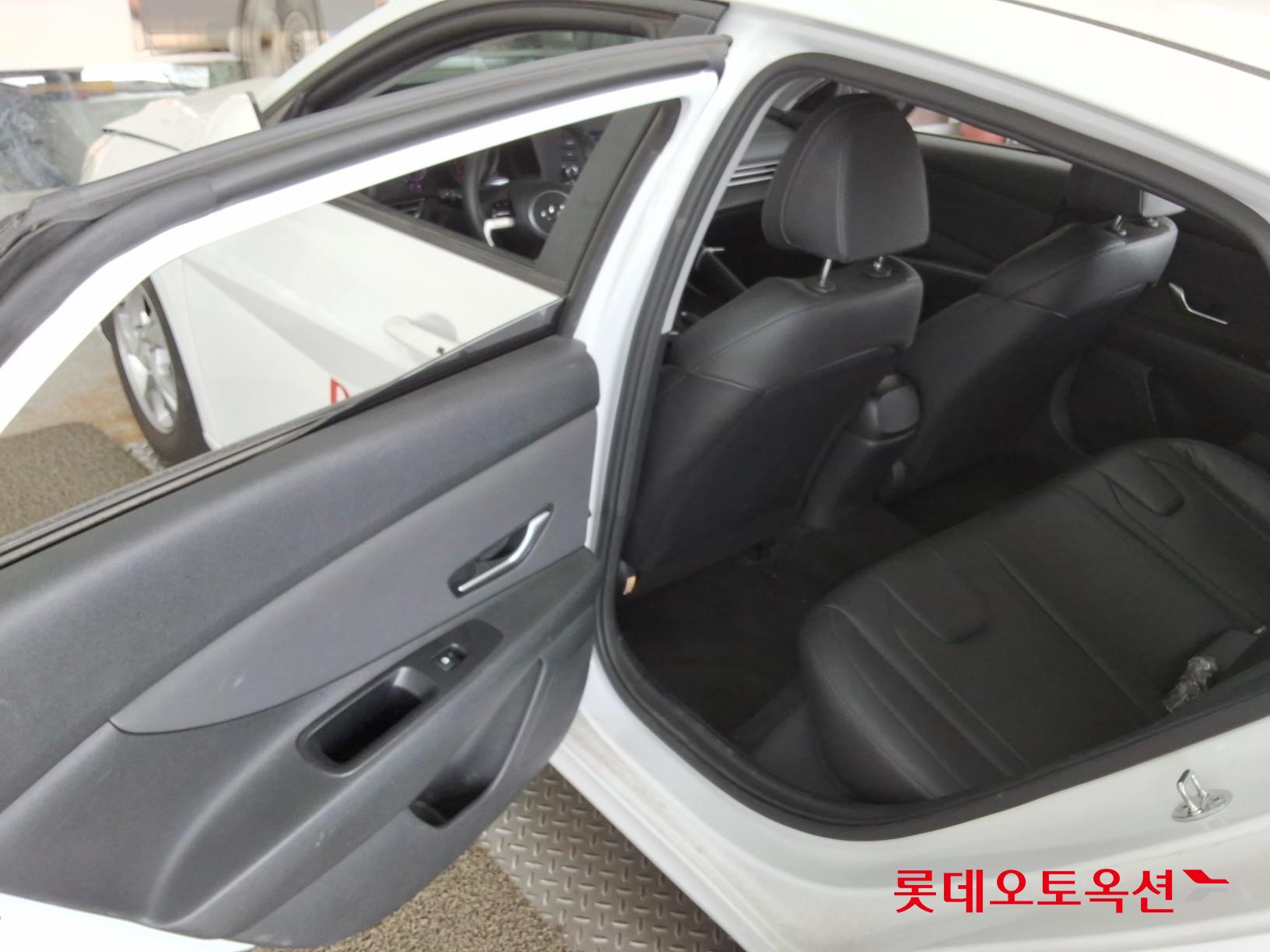 2021 - hyundai avante