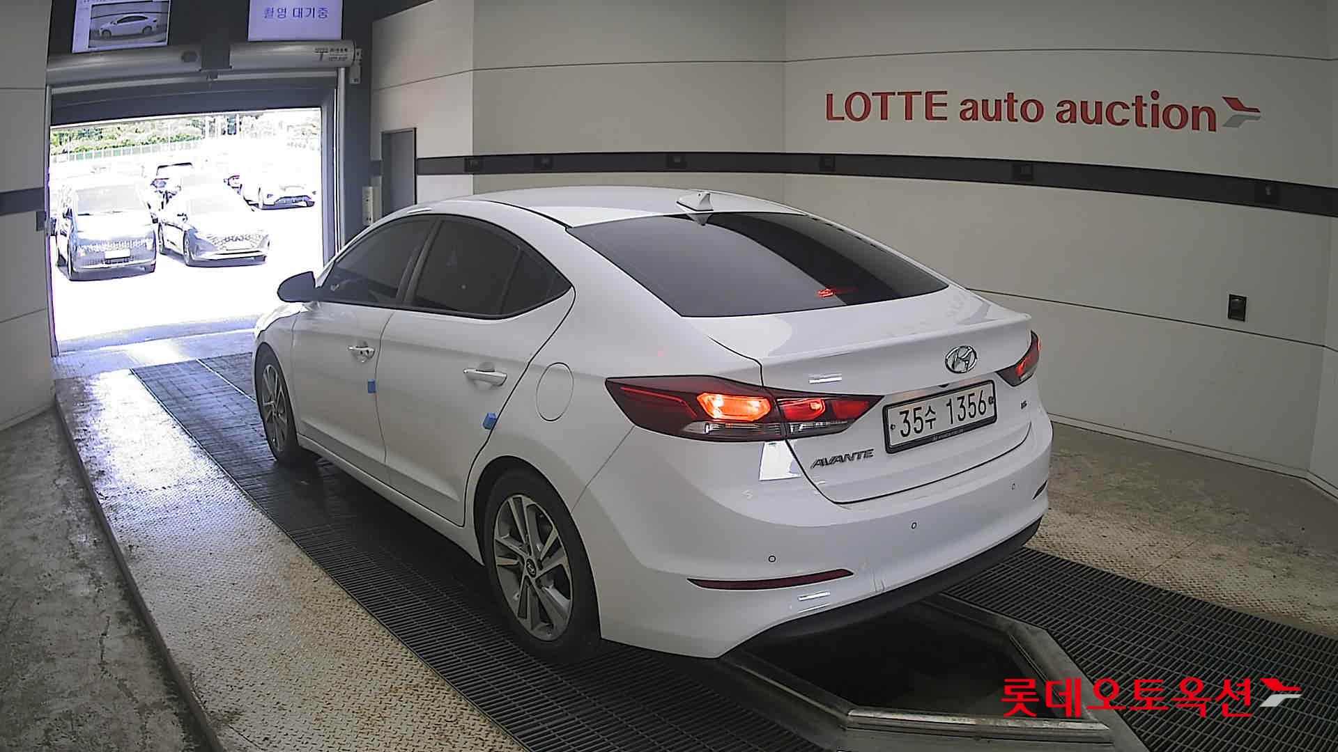 2018 - hyundai avante