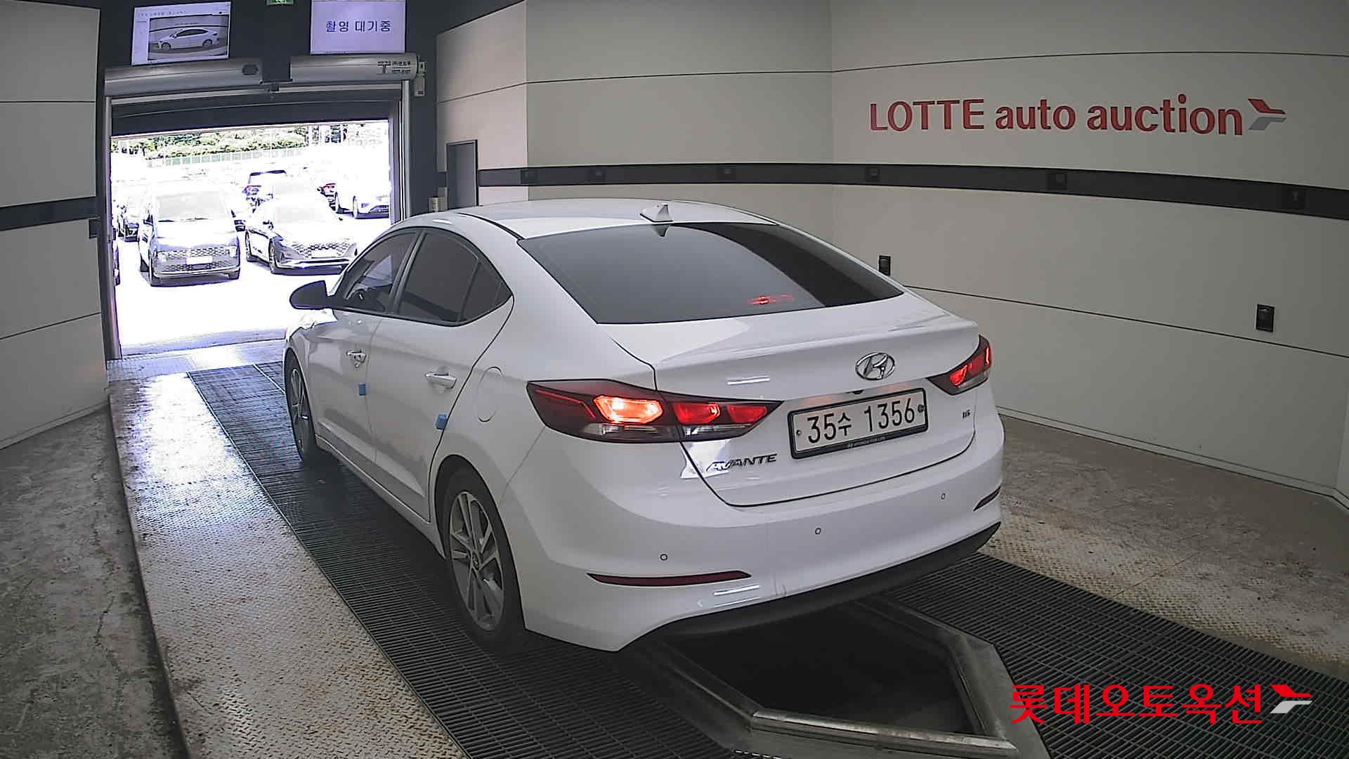 2018 - hyundai avante