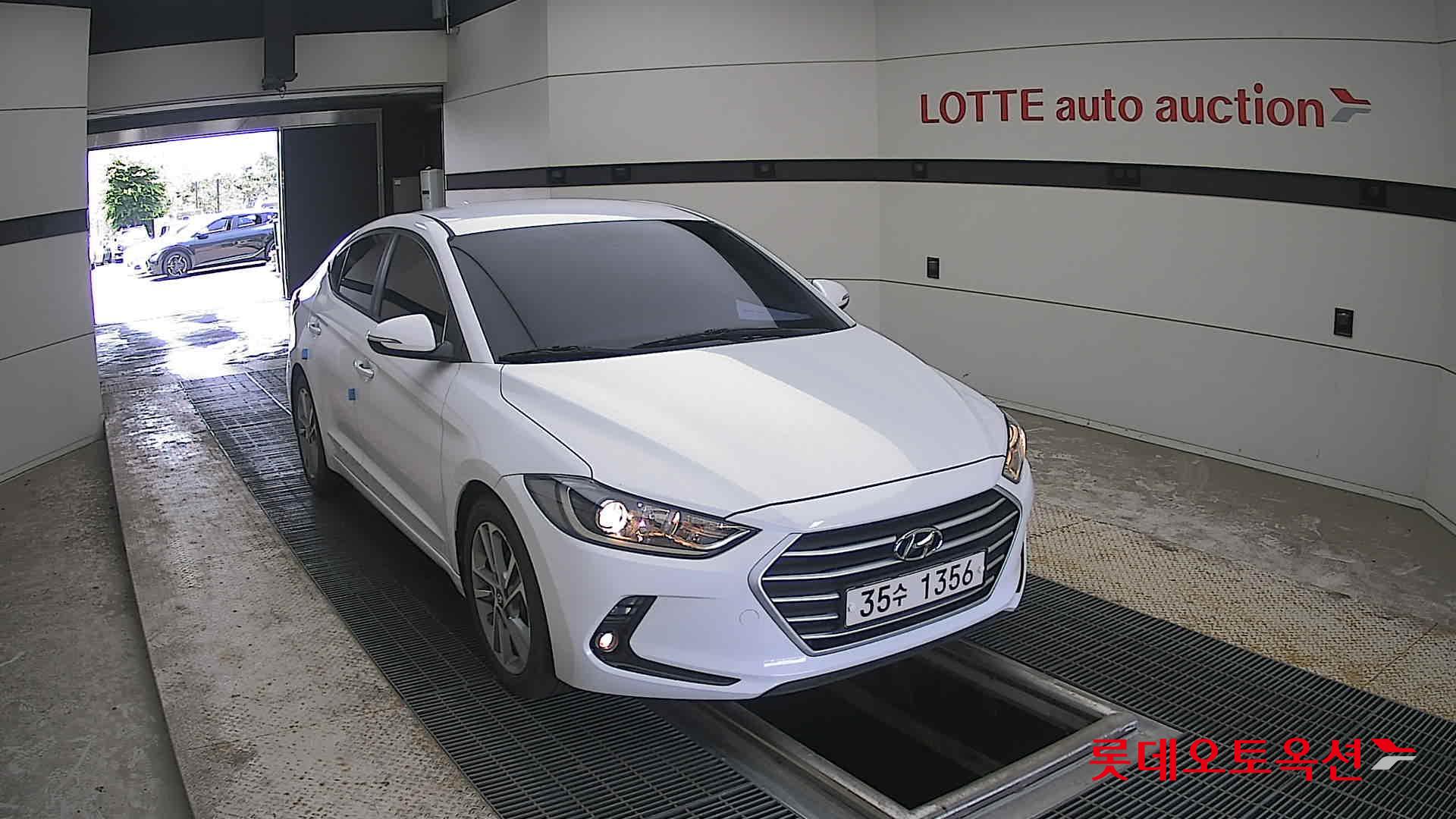 2018 - hyundai avante