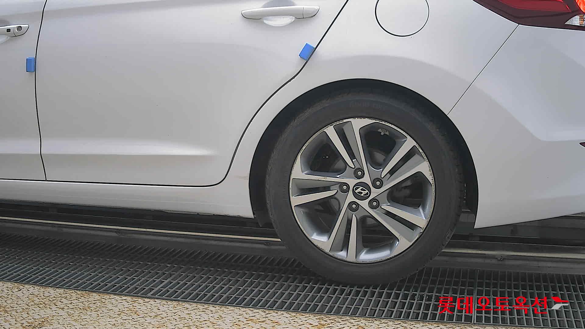 2018 - hyundai avante