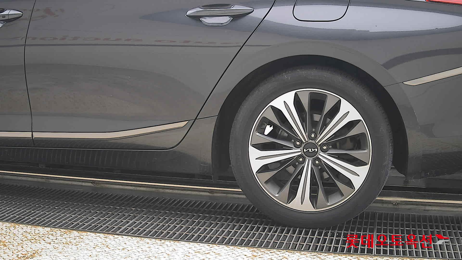 2022 - kia k8