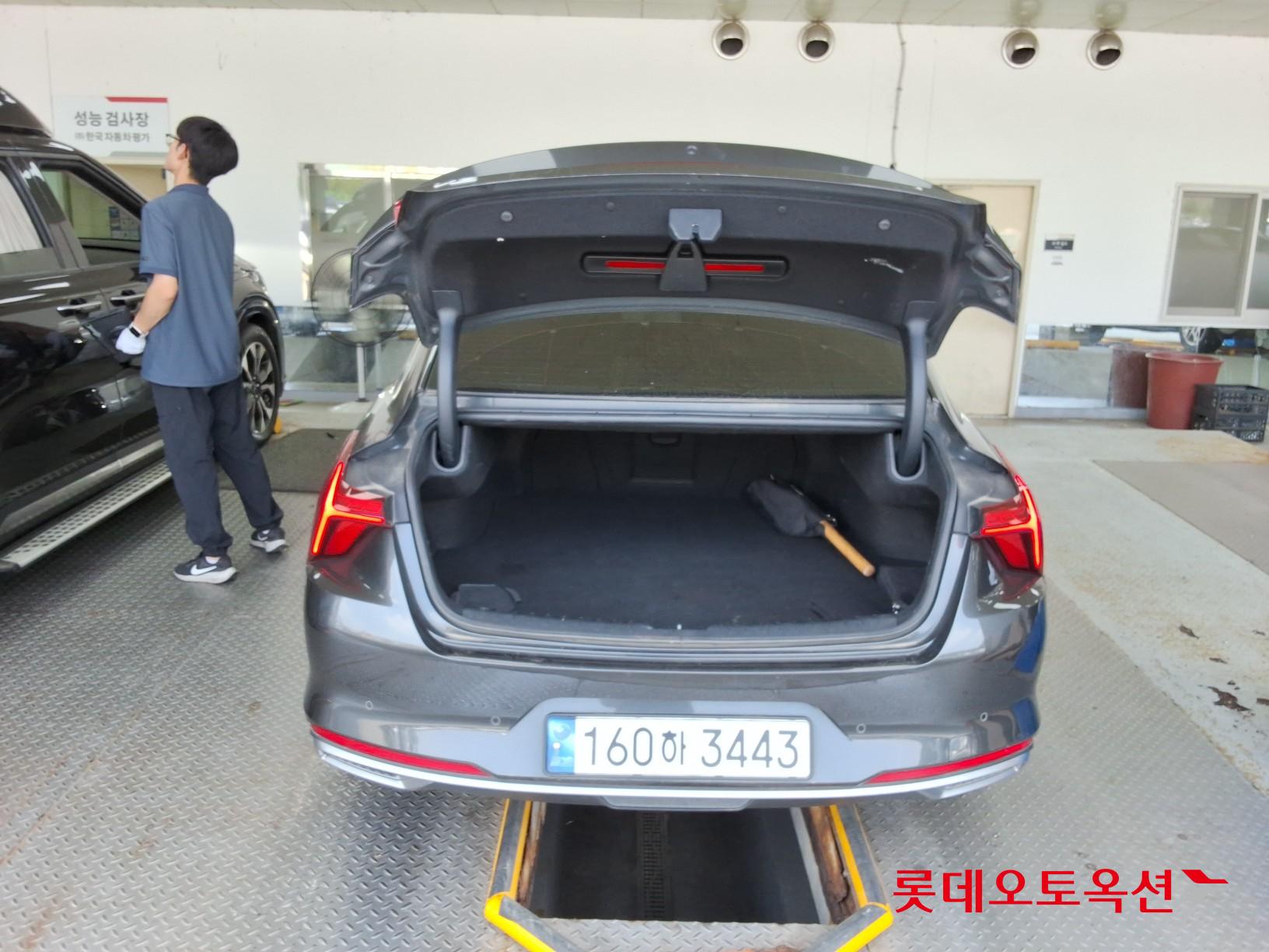 2022 - kia k8