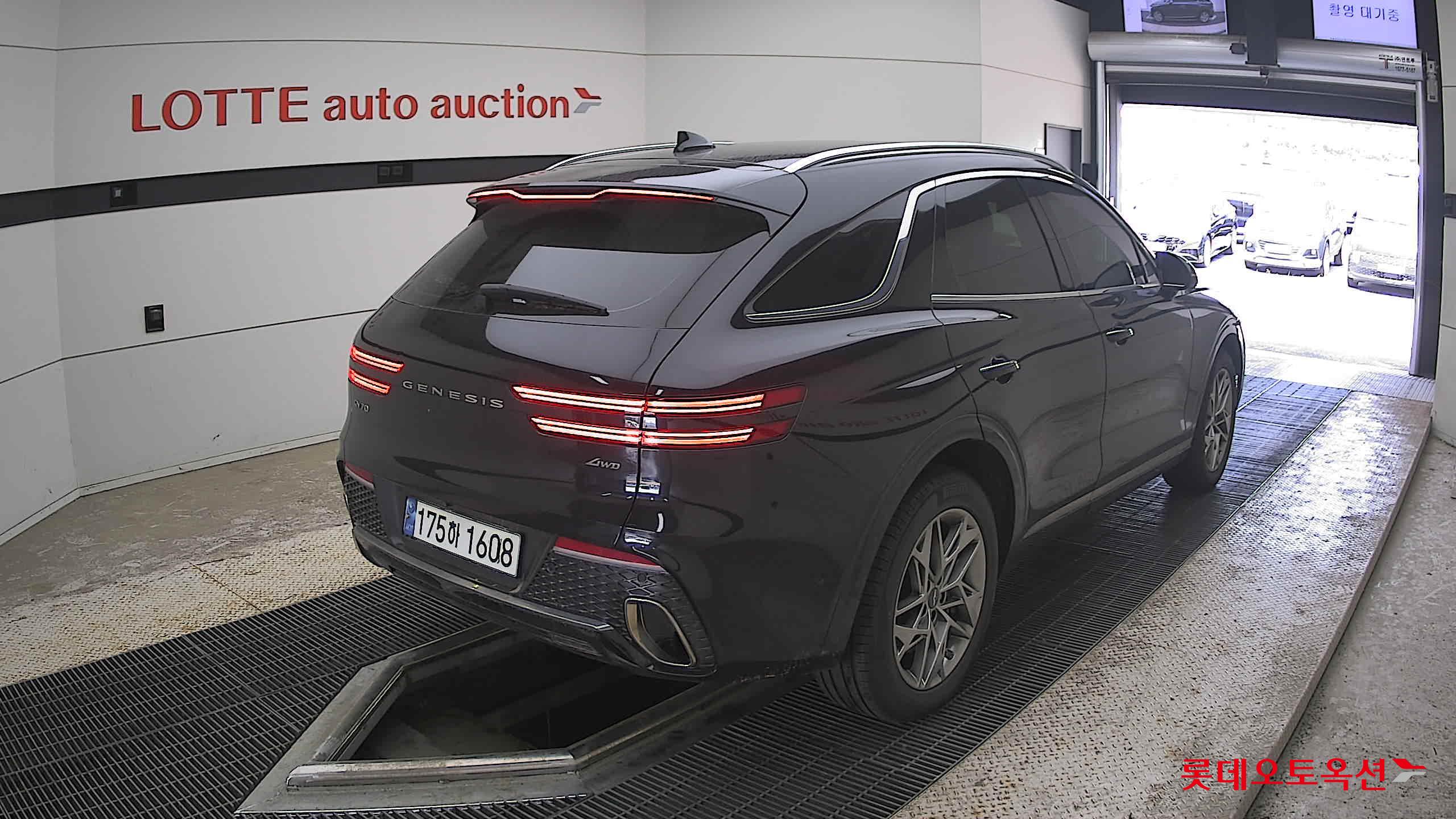 2023 - genesis gv70