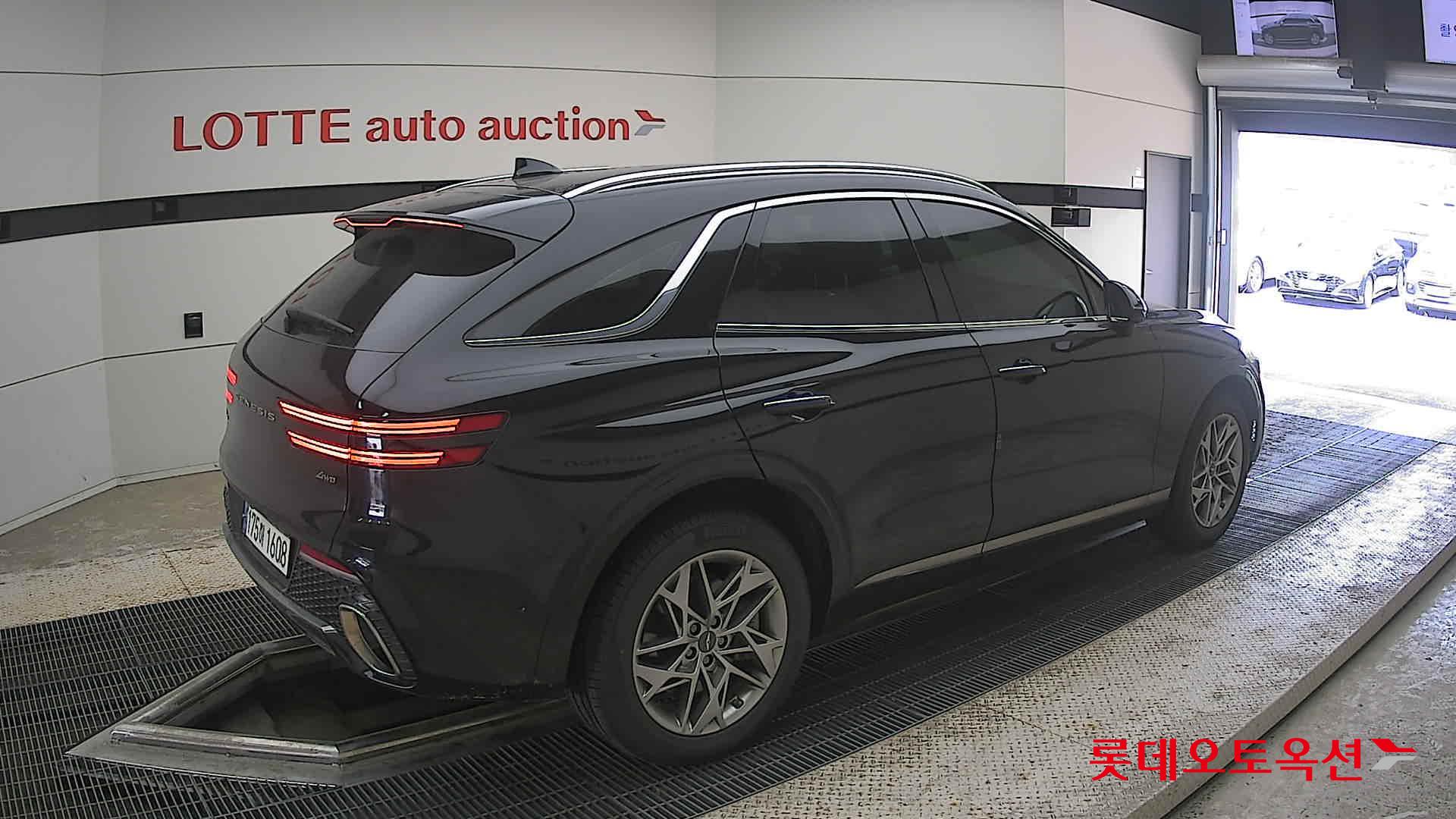 2023 - genesis gv70