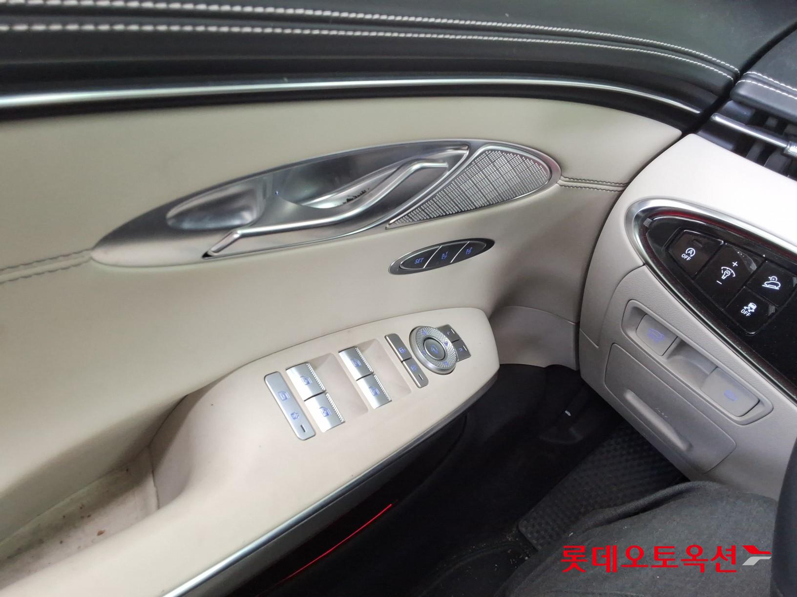 2023 - genesis gv70