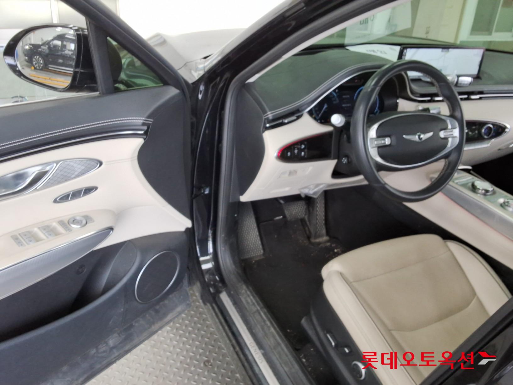 2023 - genesis gv70