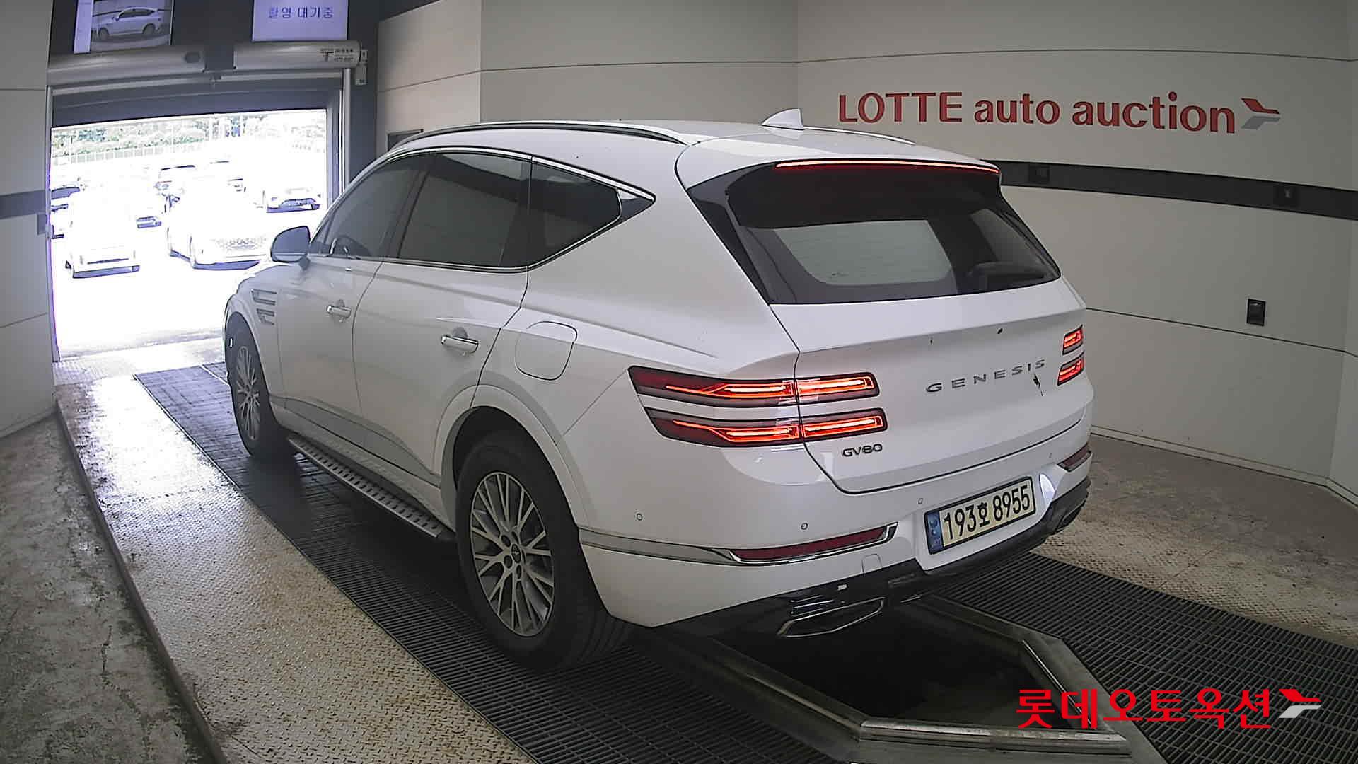 2022 - genesis gv80