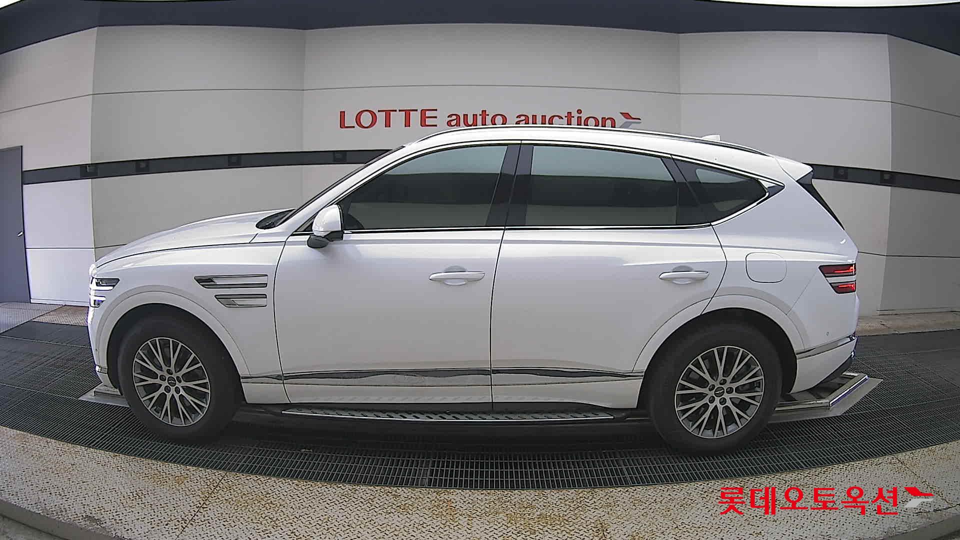 2022 - genesis gv80