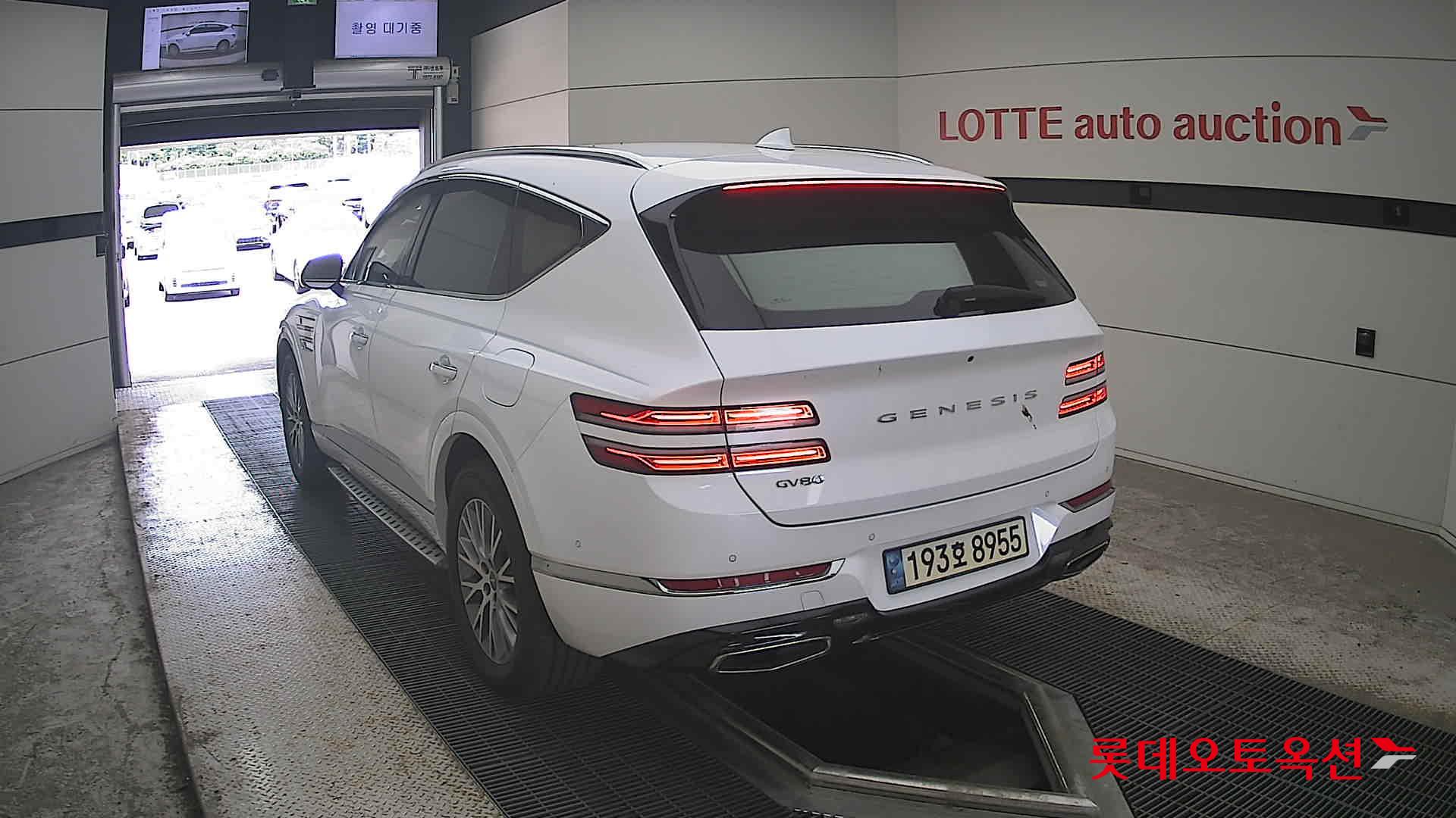 2022 - genesis gv80
