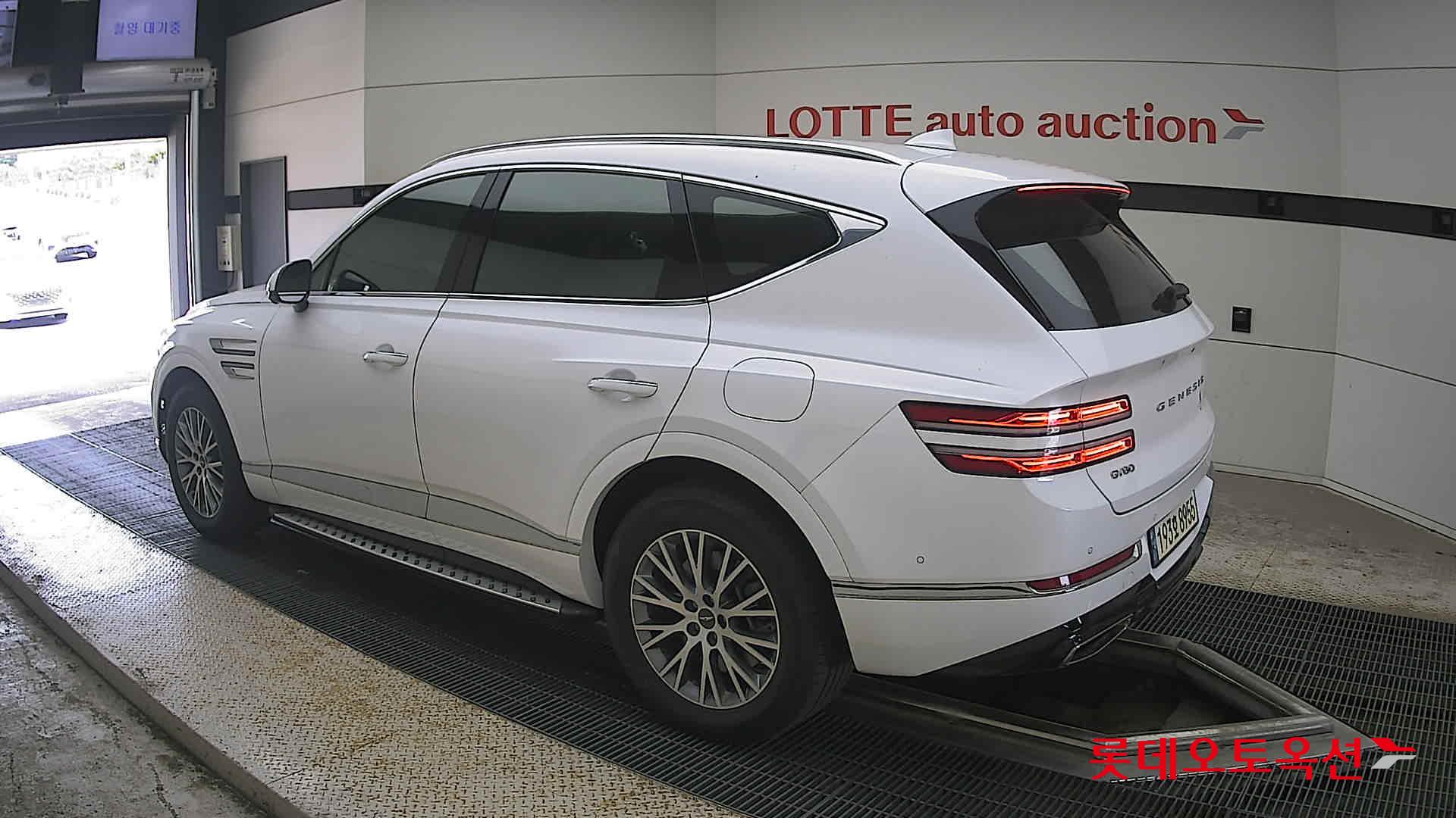 2022 - genesis gv80