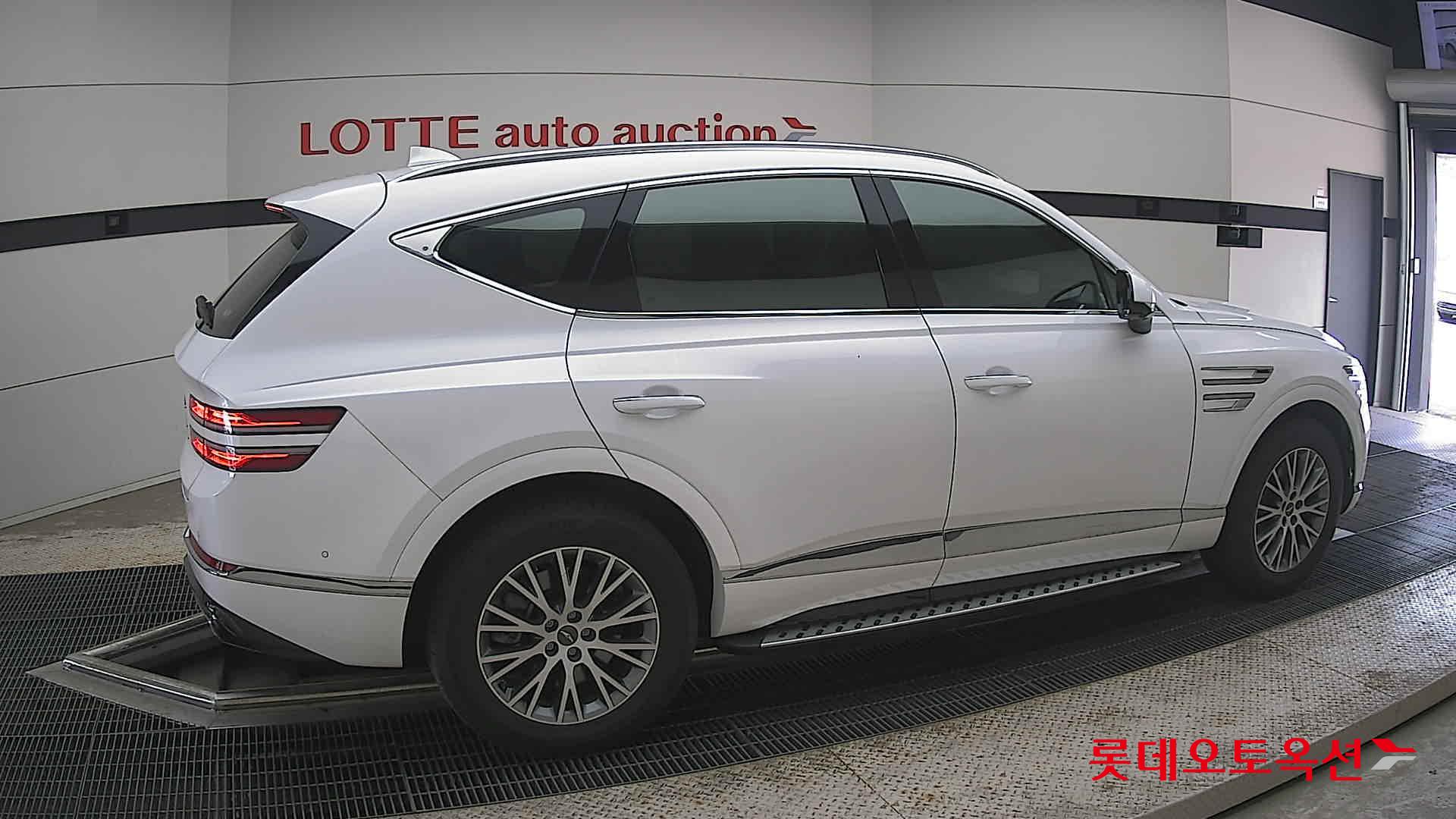 2022 - genesis gv80