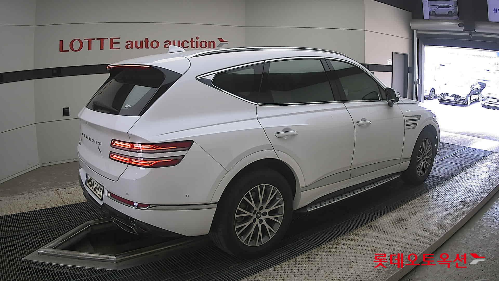 2022 - genesis gv80