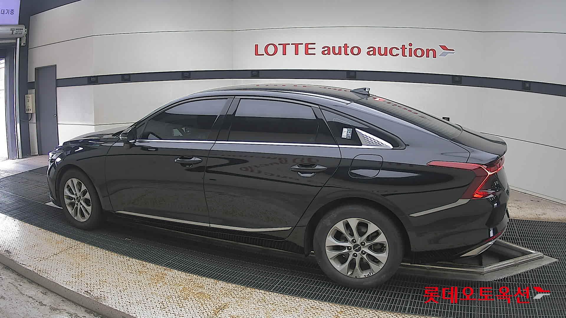 2022 - kia k8