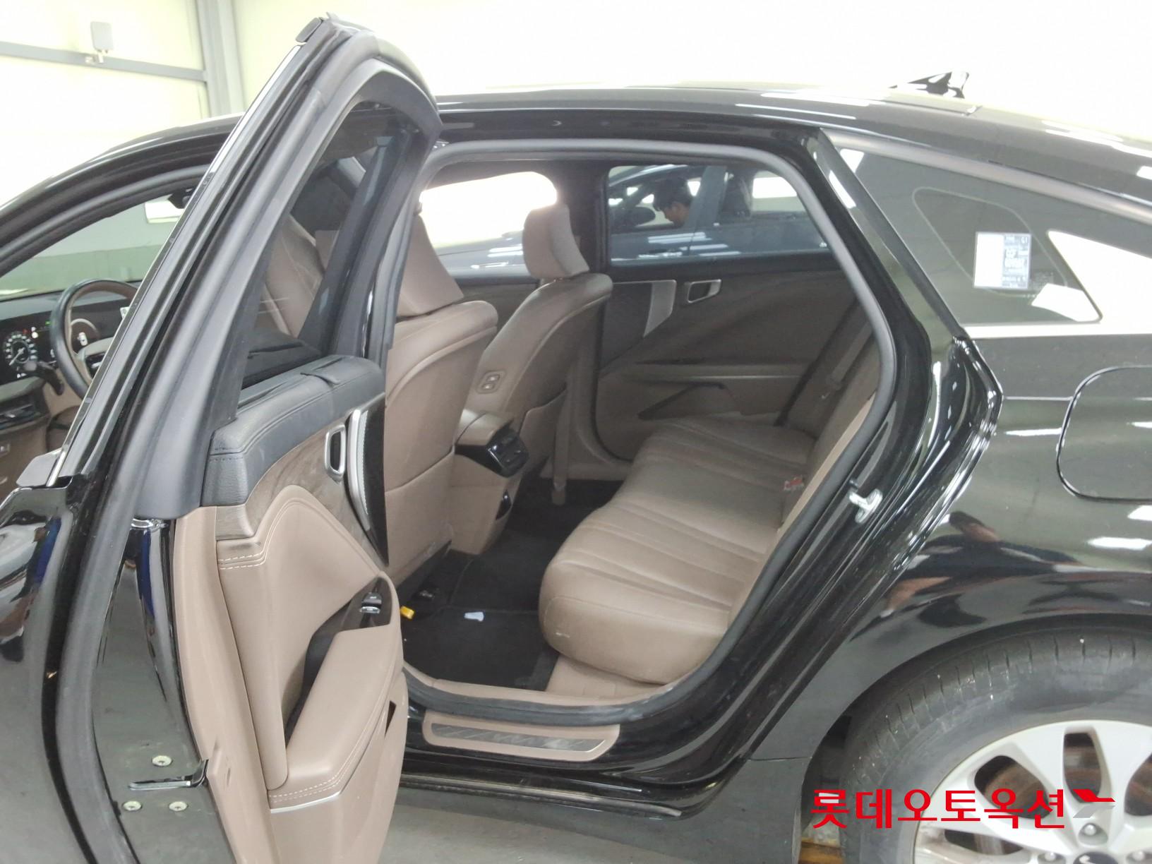 2022 - kia k8