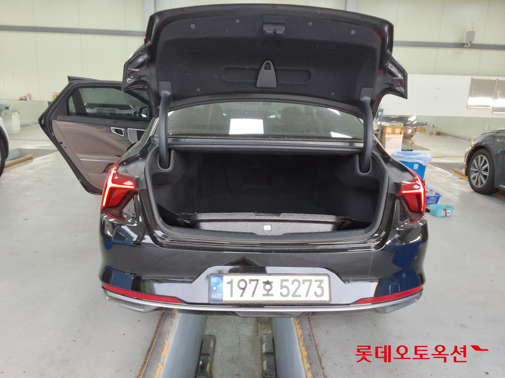 2022 - kia k8