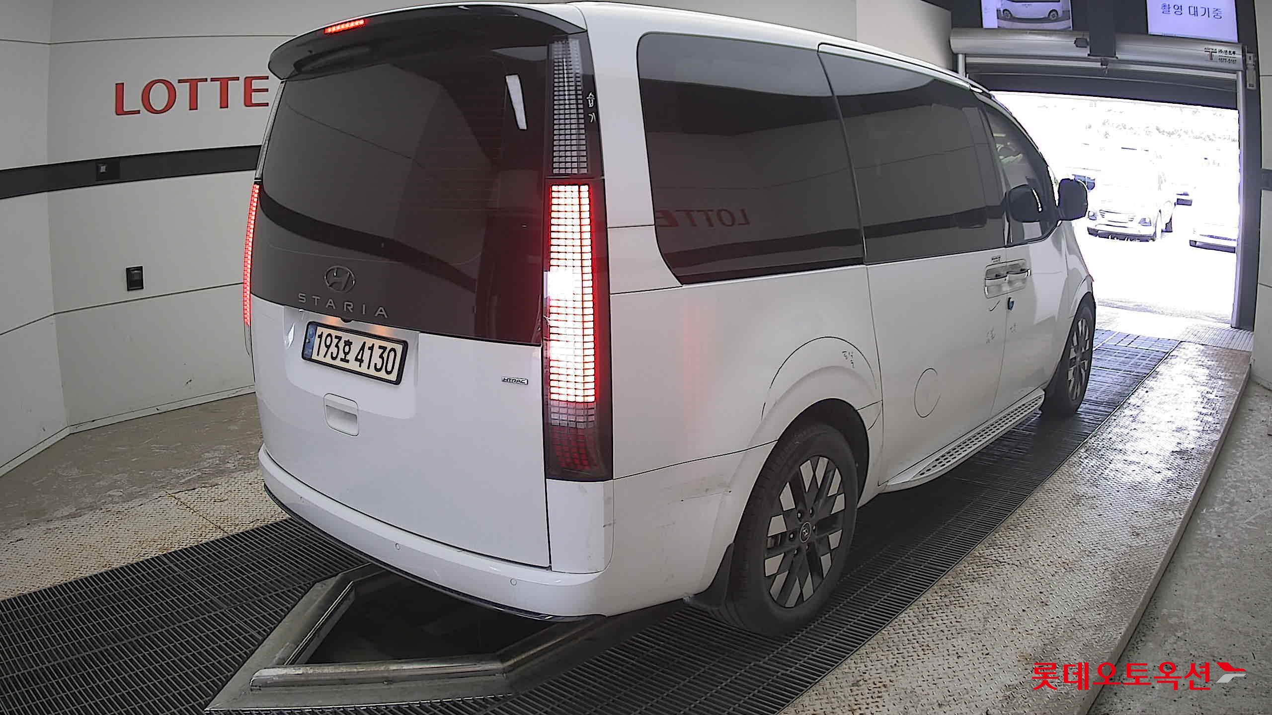 2023 - hyundai staria