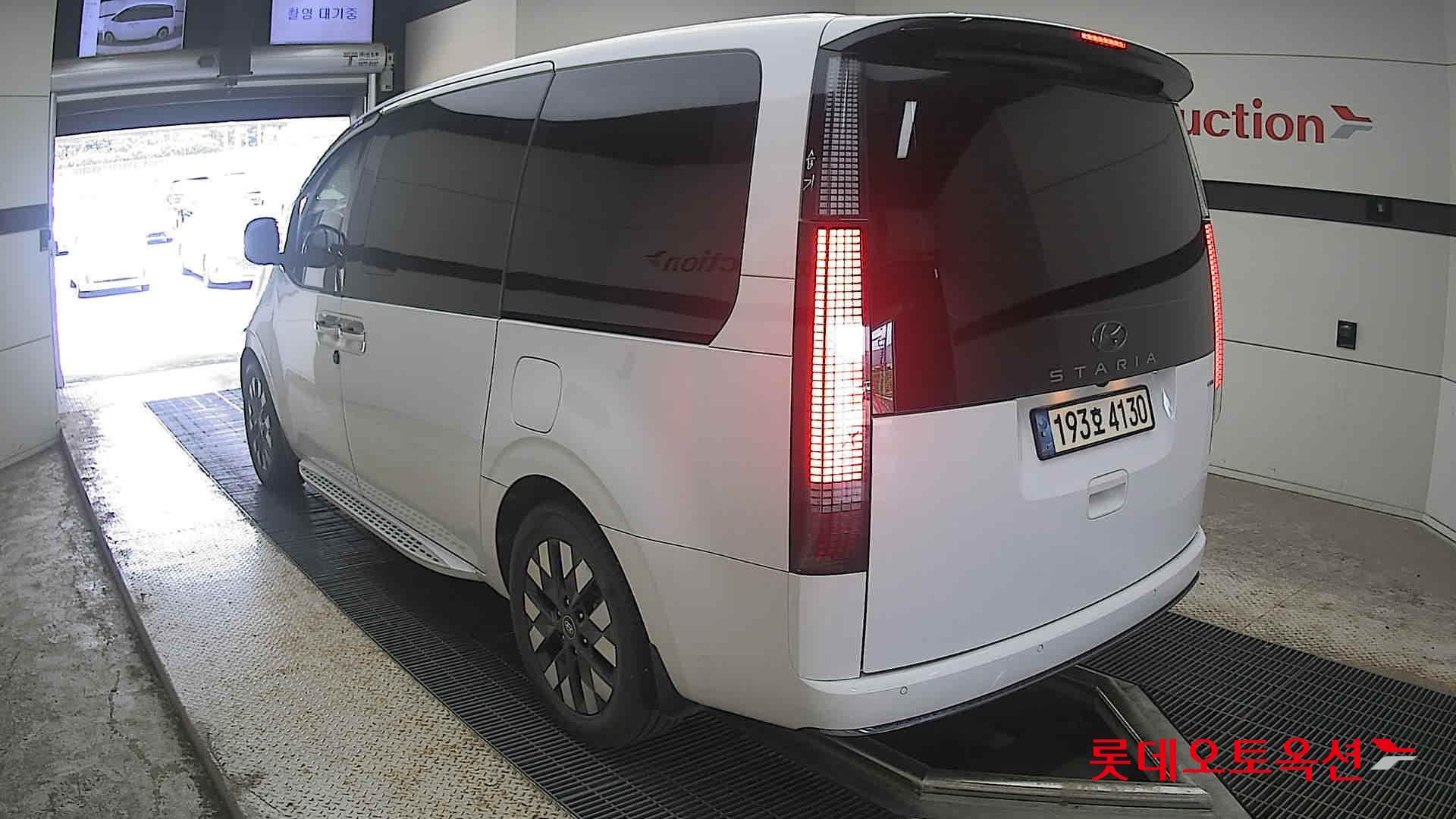 2023 - hyundai staria