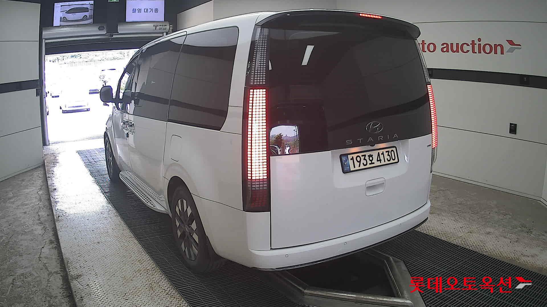 2023 - hyundai staria