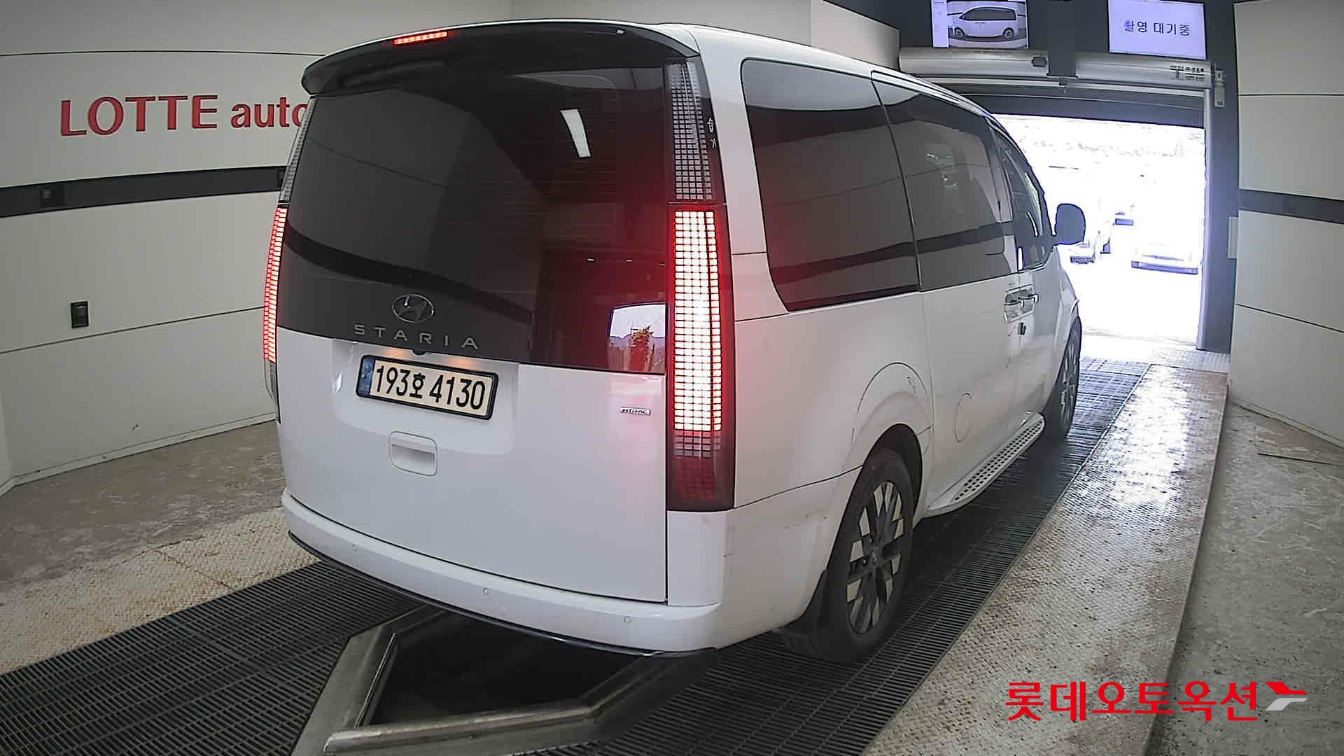2023 - hyundai staria