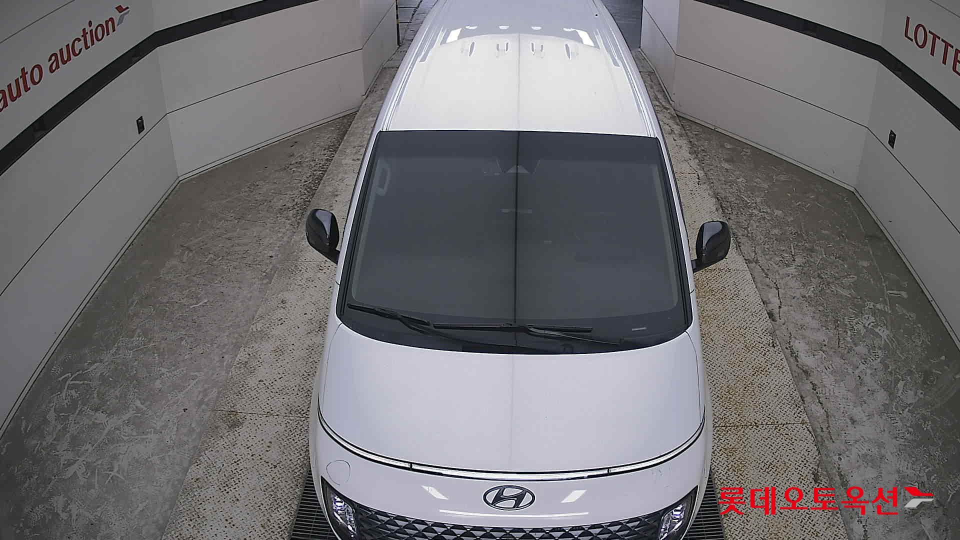 2023 - hyundai staria