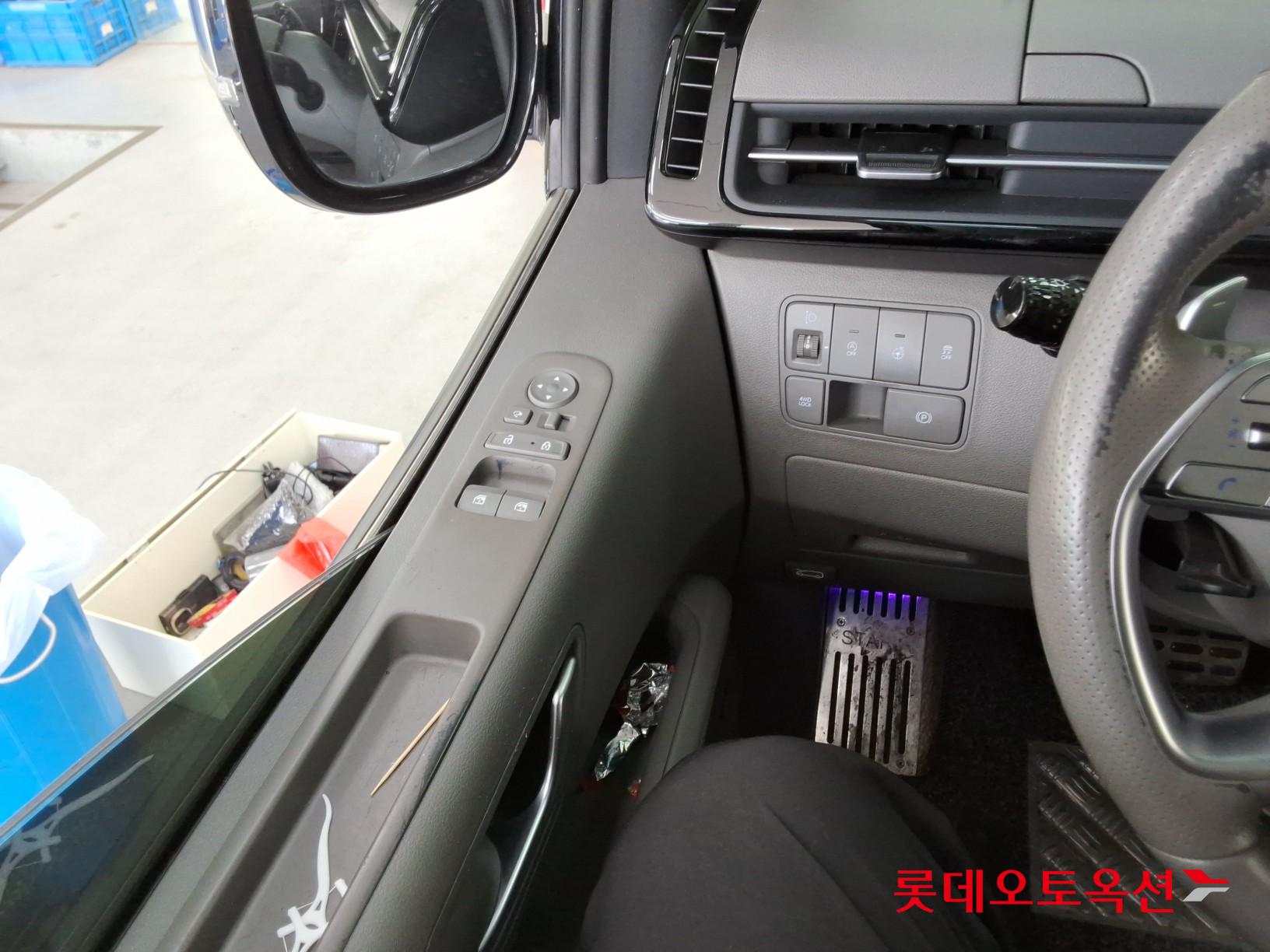 2023 - hyundai staria