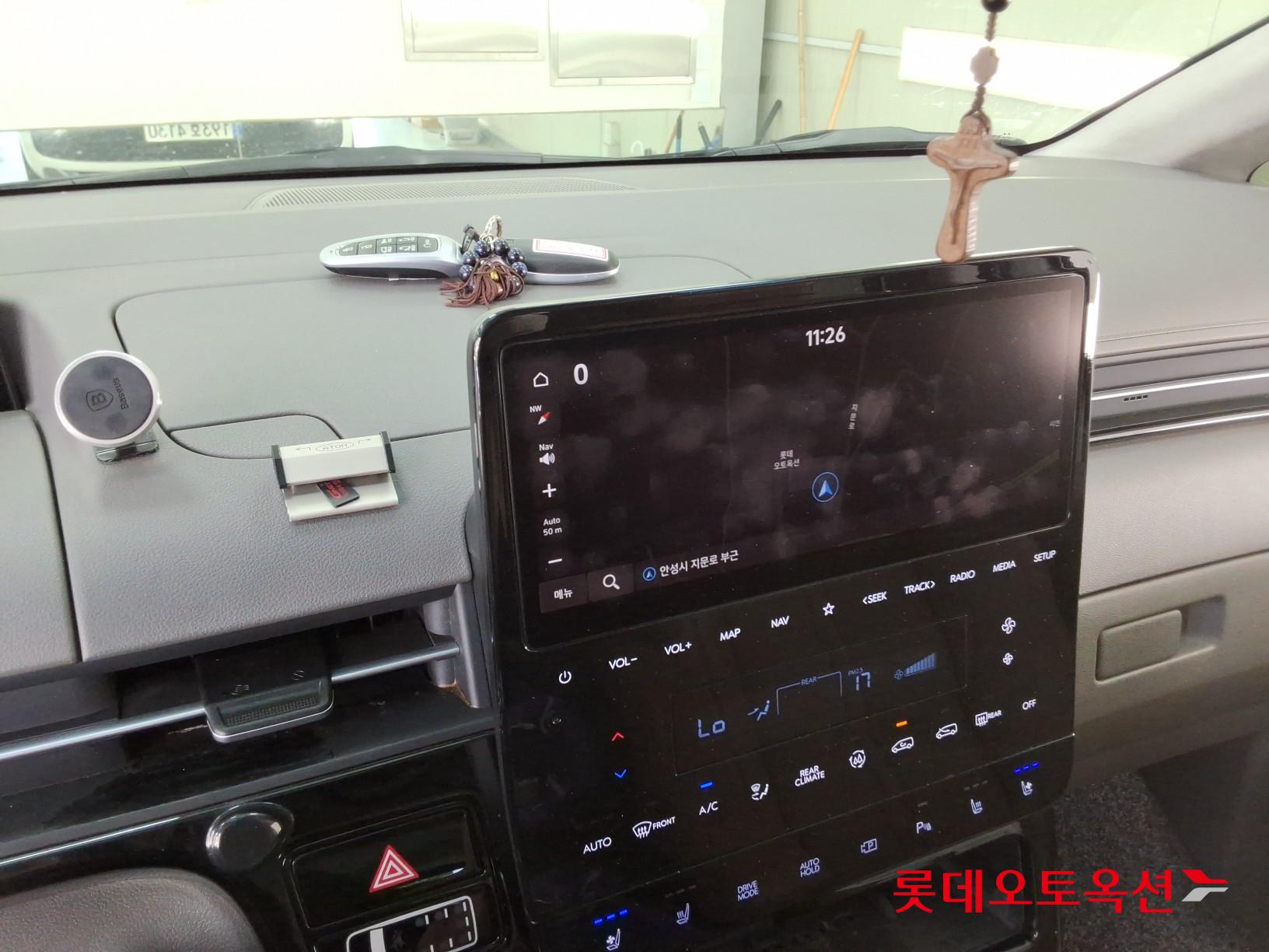 2023 - hyundai staria