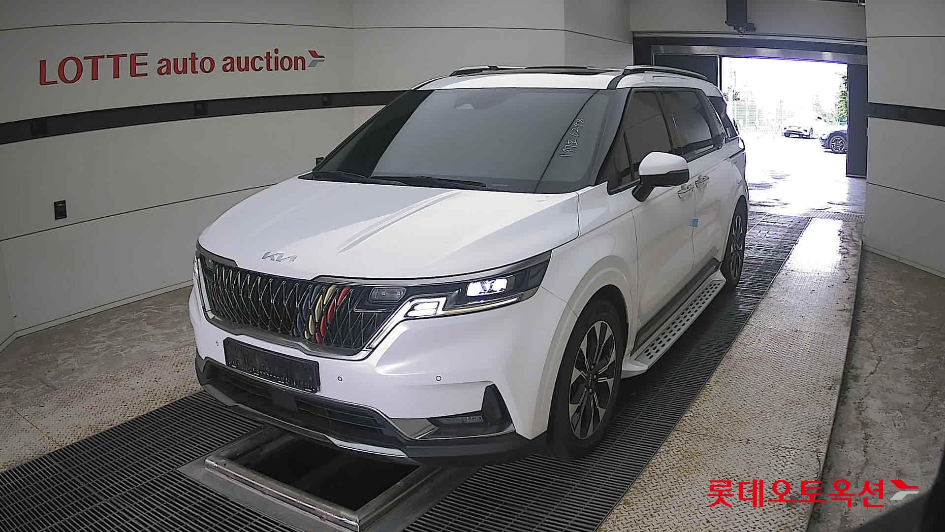 2022 - kia carnival