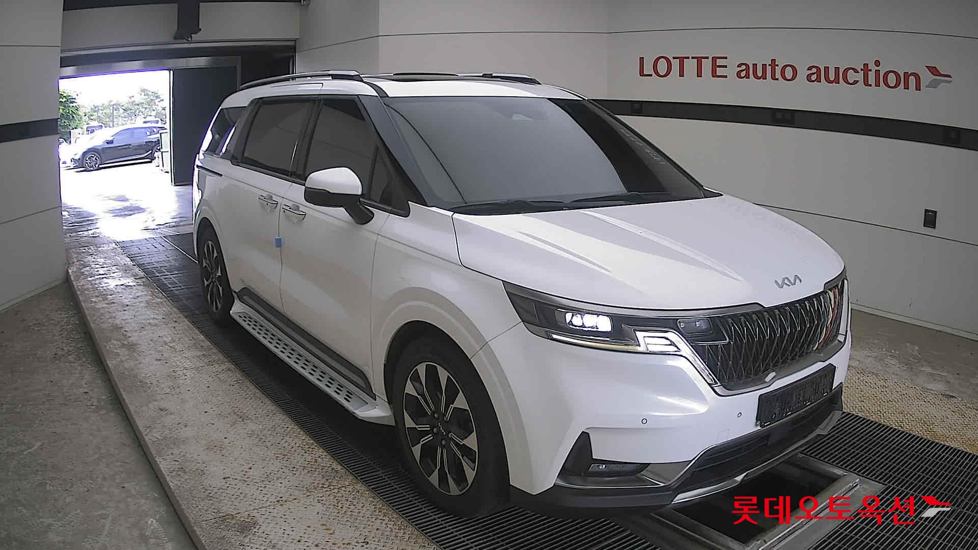 2022 - kia carnival