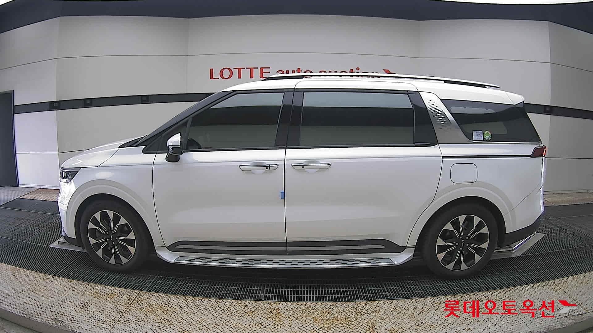 2022 - kia carnival