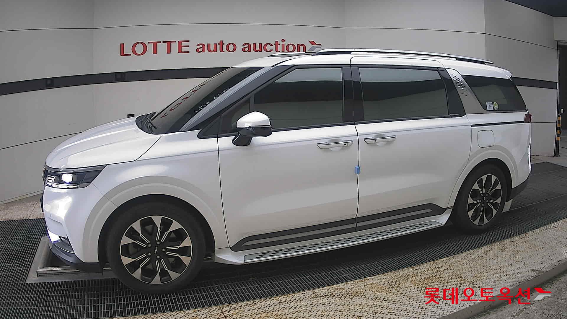 2022 - kia carnival