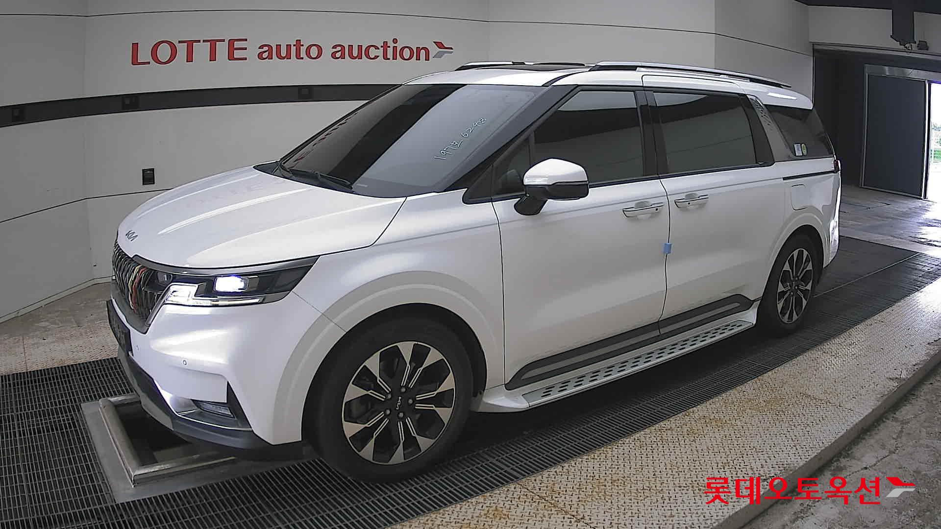 2022 - kia carnival