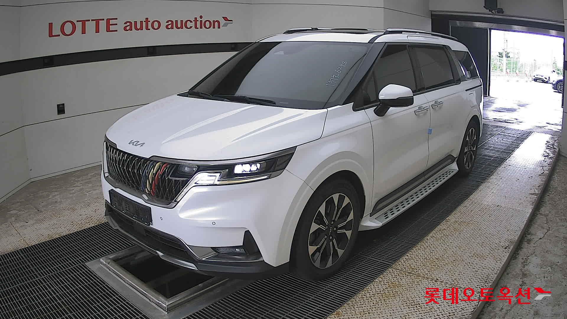 2022 - kia carnival