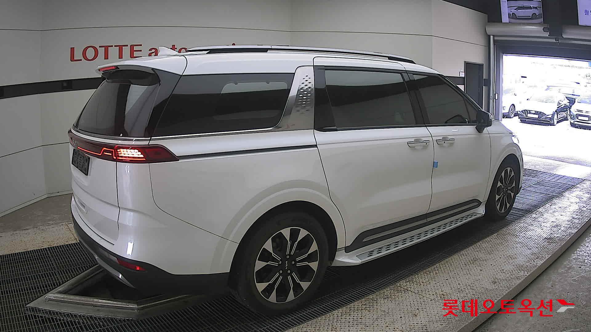 2022 - kia carnival