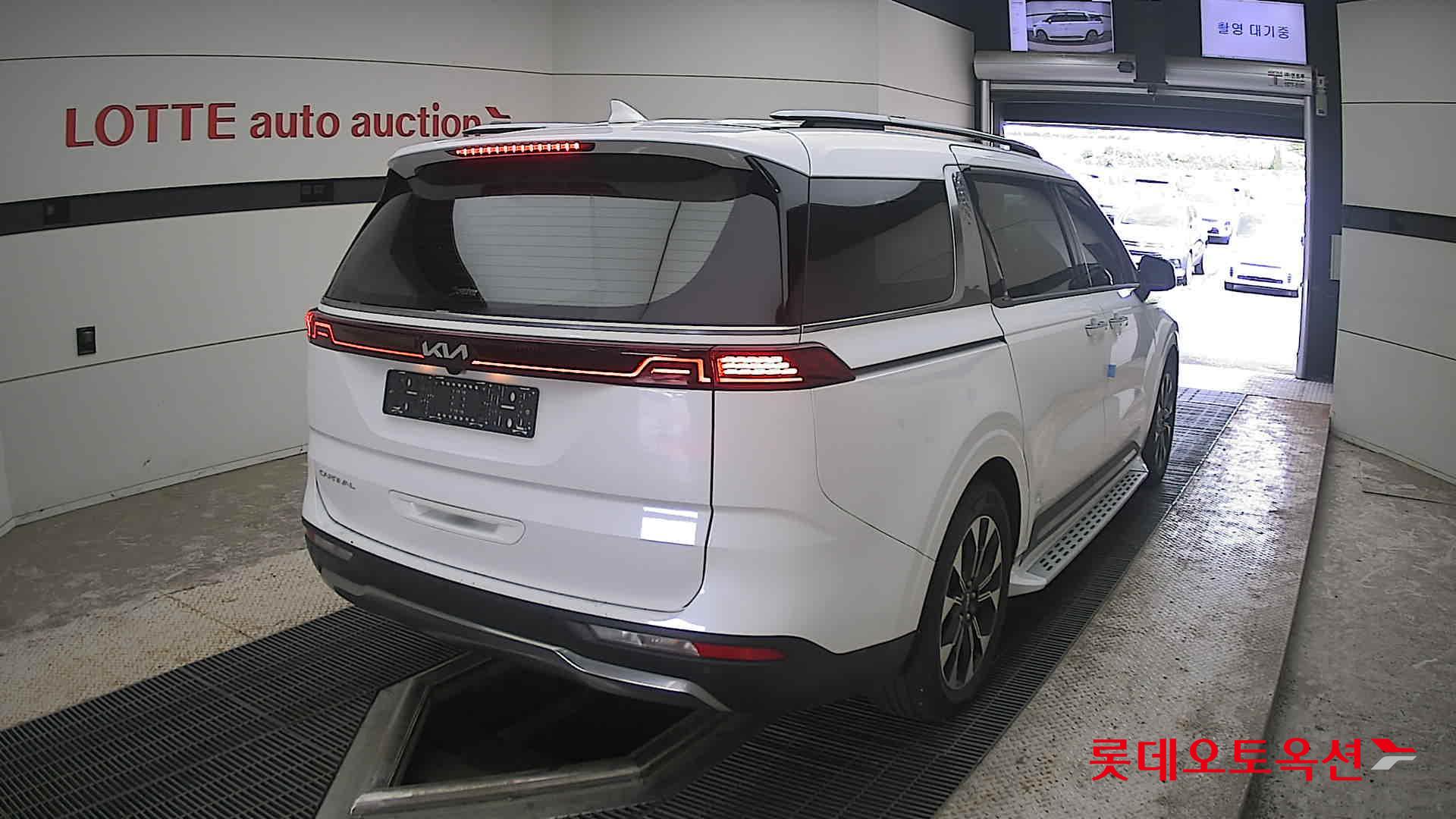 2022 - kia carnival