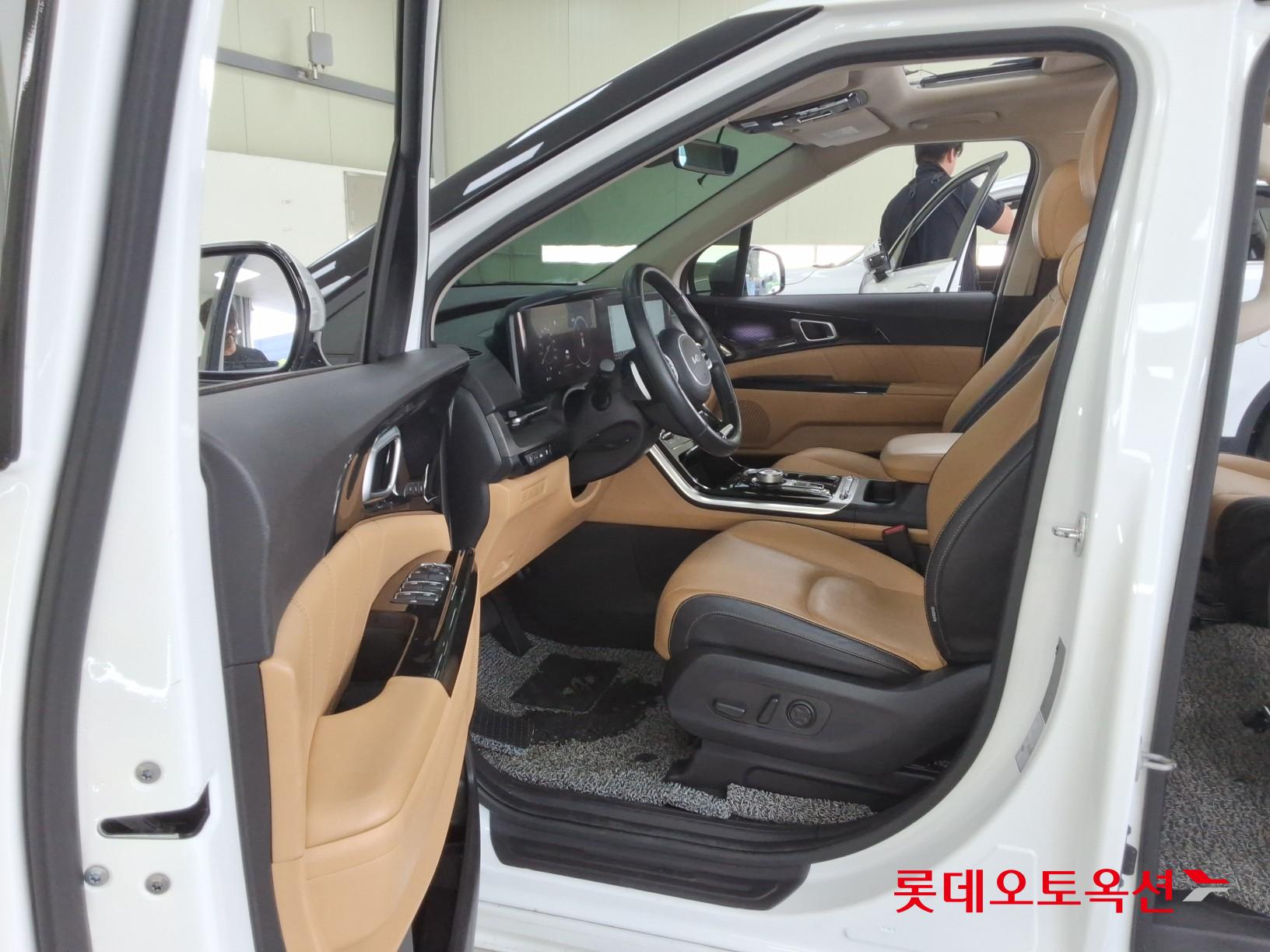 2022 - kia carnival