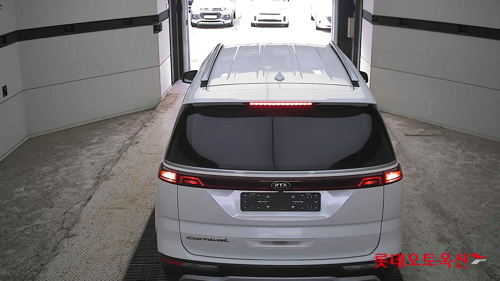 2021 - kia carnival