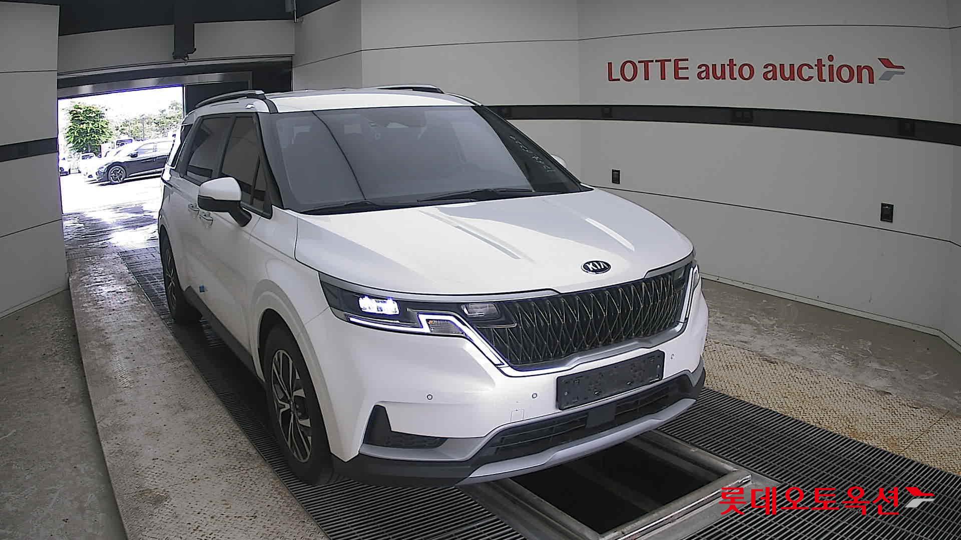2021 - kia carnival