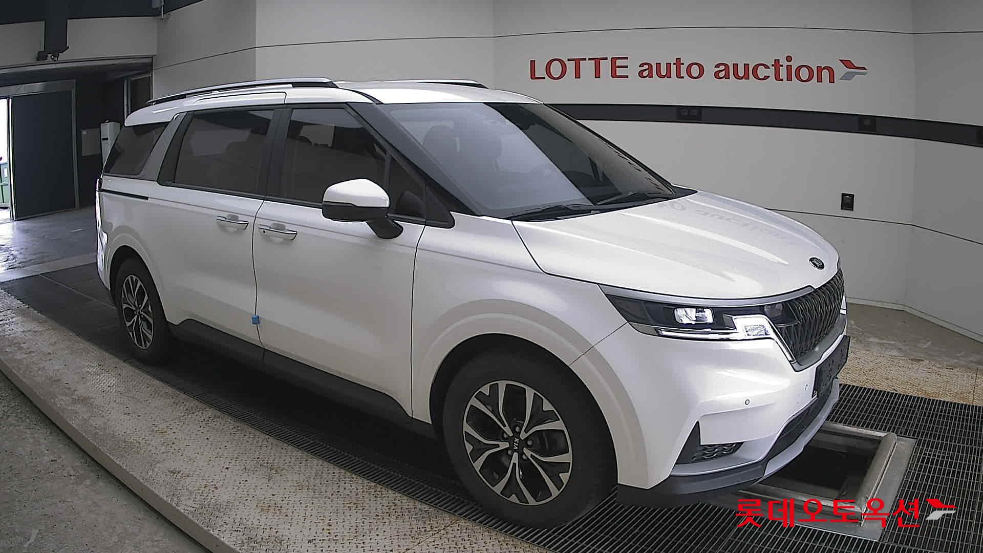2021 - kia carnival