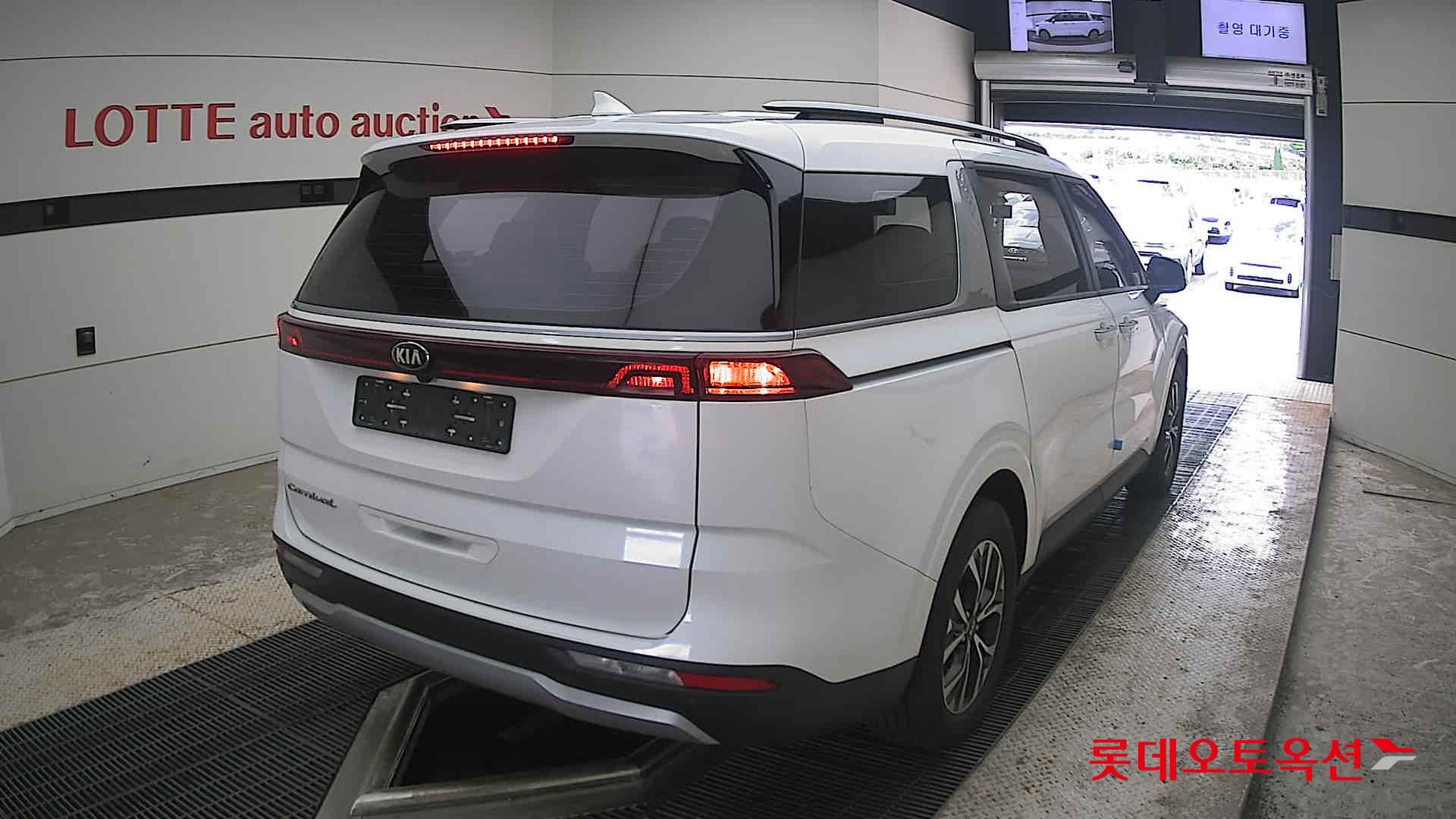 2021 - kia carnival